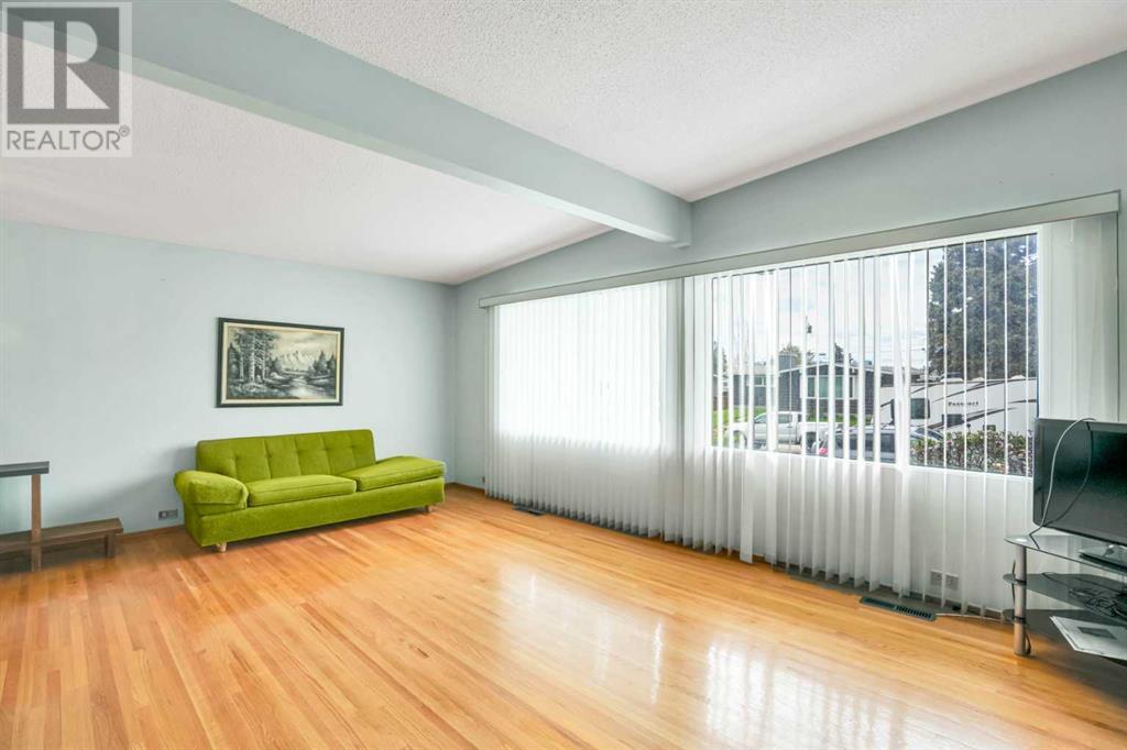 924 Mayland Drive Ne, Calgary, Alberta  T2E 6C4 - Photo 5 - A2208915