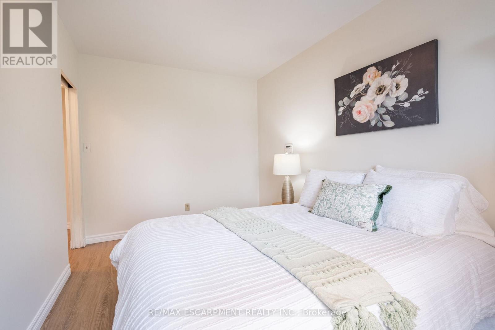 579 Third Road E, Hamilton, Ontario  L8J 2Y1 - Photo 20 - X12186015