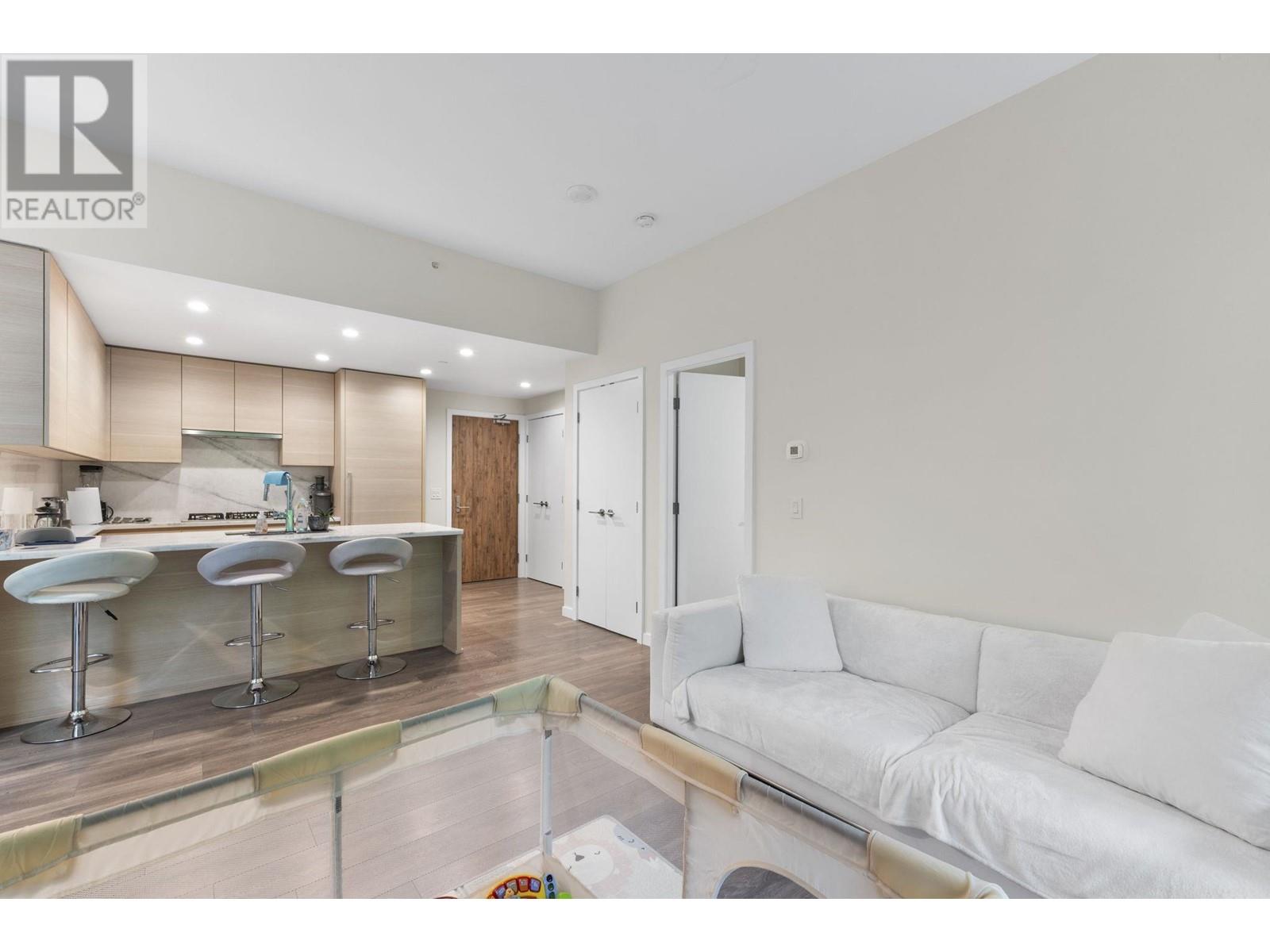 104 305 Morrissey Road, Port Moody, British Columbia  V3H 0M3 - Photo 2 - R3004580