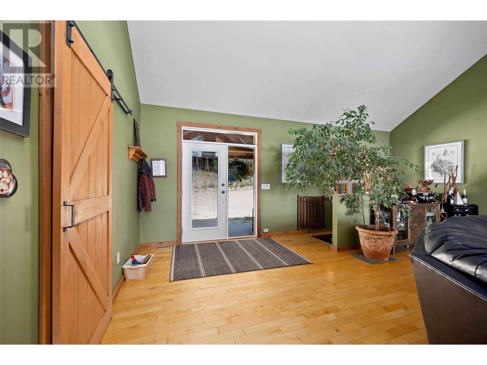 17142 Commonage Road, Lake Country, British Columbia  V4V 1B5 - Photo 4 - 10350201