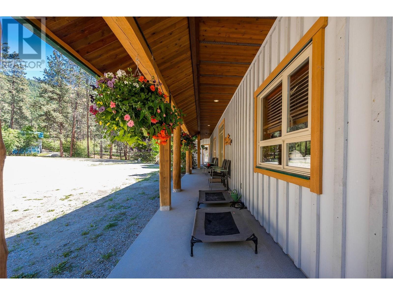17142 Commonage Road, Lake Country, British Columbia  V4V 1B5 - Photo 45 - 10350201