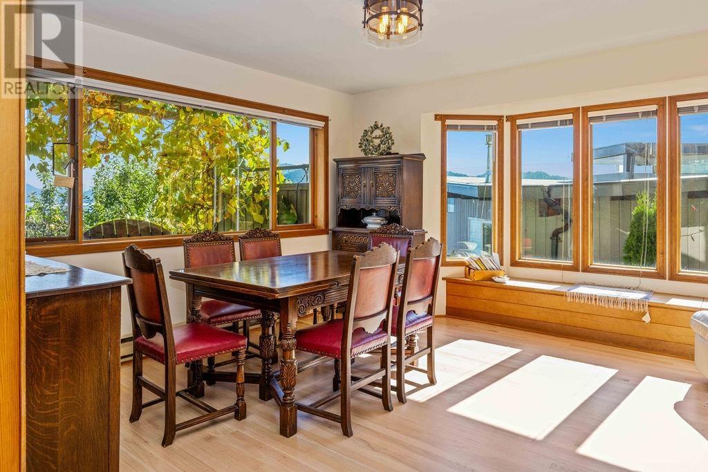 1124 Point Road, Gibsons, British Columbia  V0N 1V1 - Photo 8 - R3008784