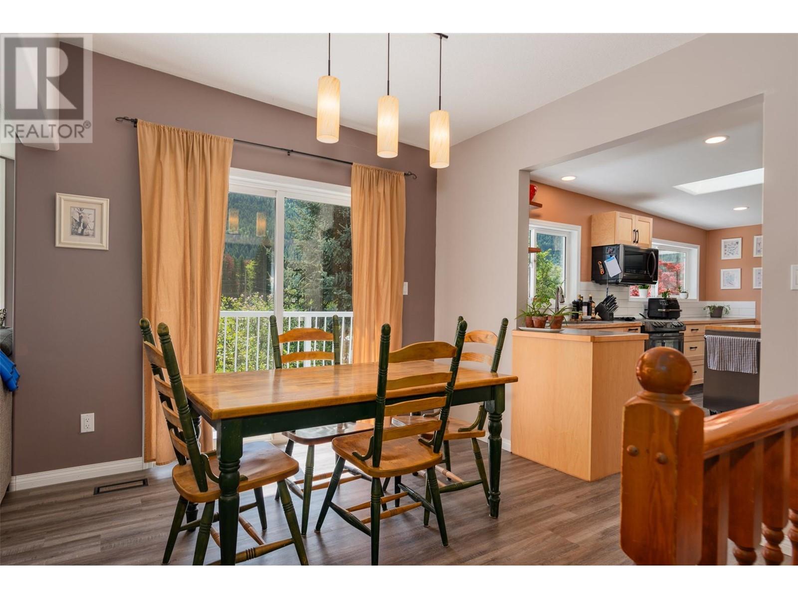 1621 Highway 3a Highway, Castlegar, British Columbia  V1N 4N3 - Photo 17 - 10350131