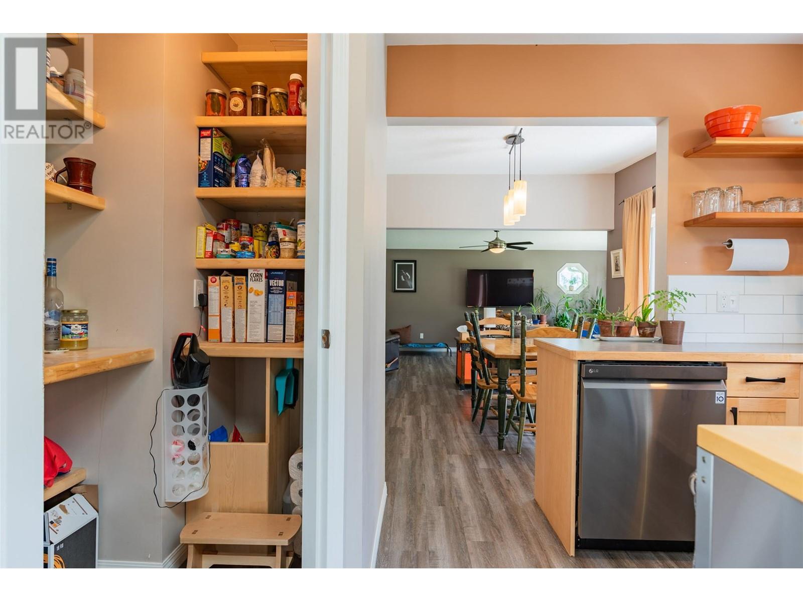 1621 Highway 3a Highway, Castlegar, British Columbia  V1N 4N3 - Photo 24 - 10350131