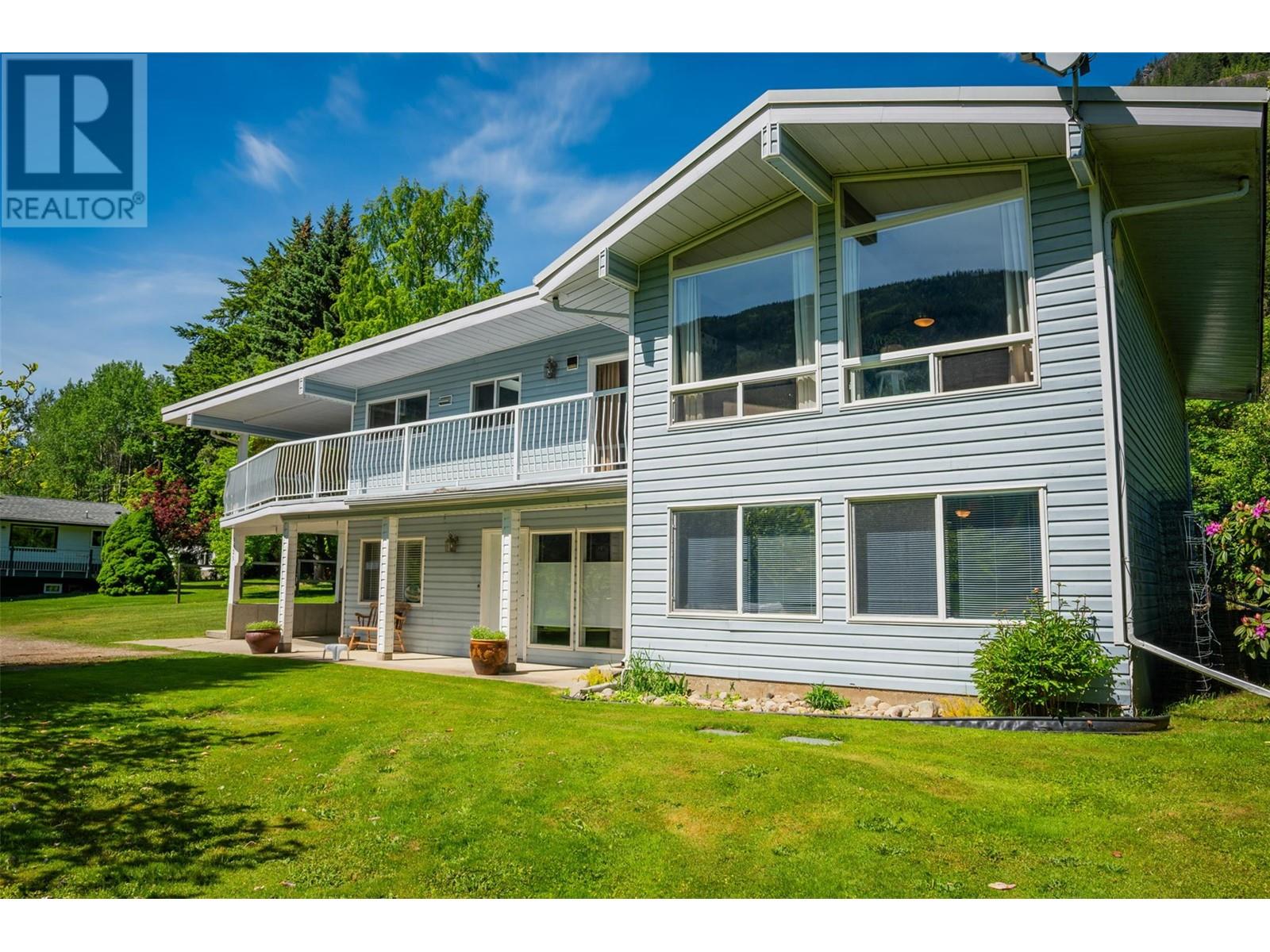 1621 Highway 3a Highway, Castlegar, British Columbia  V1N 4N3 - Photo 11 - 10350131