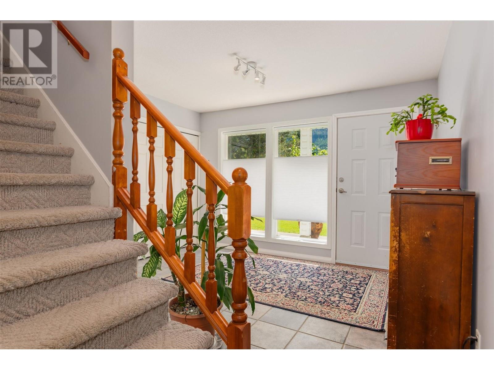 1621 Highway 3a Highway, Castlegar, British Columbia  V1N 4N3 - Photo 37 - 10350131