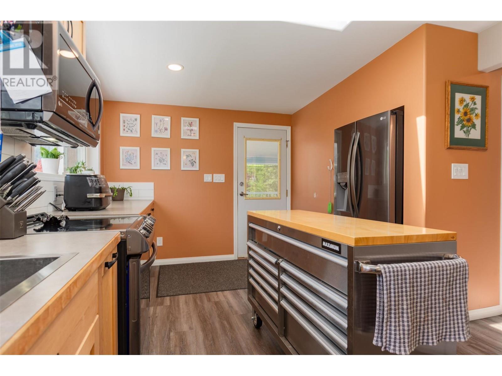 1621 Highway 3a Highway, Castlegar, British Columbia  V1N 4N3 - Photo 21 - 10350131