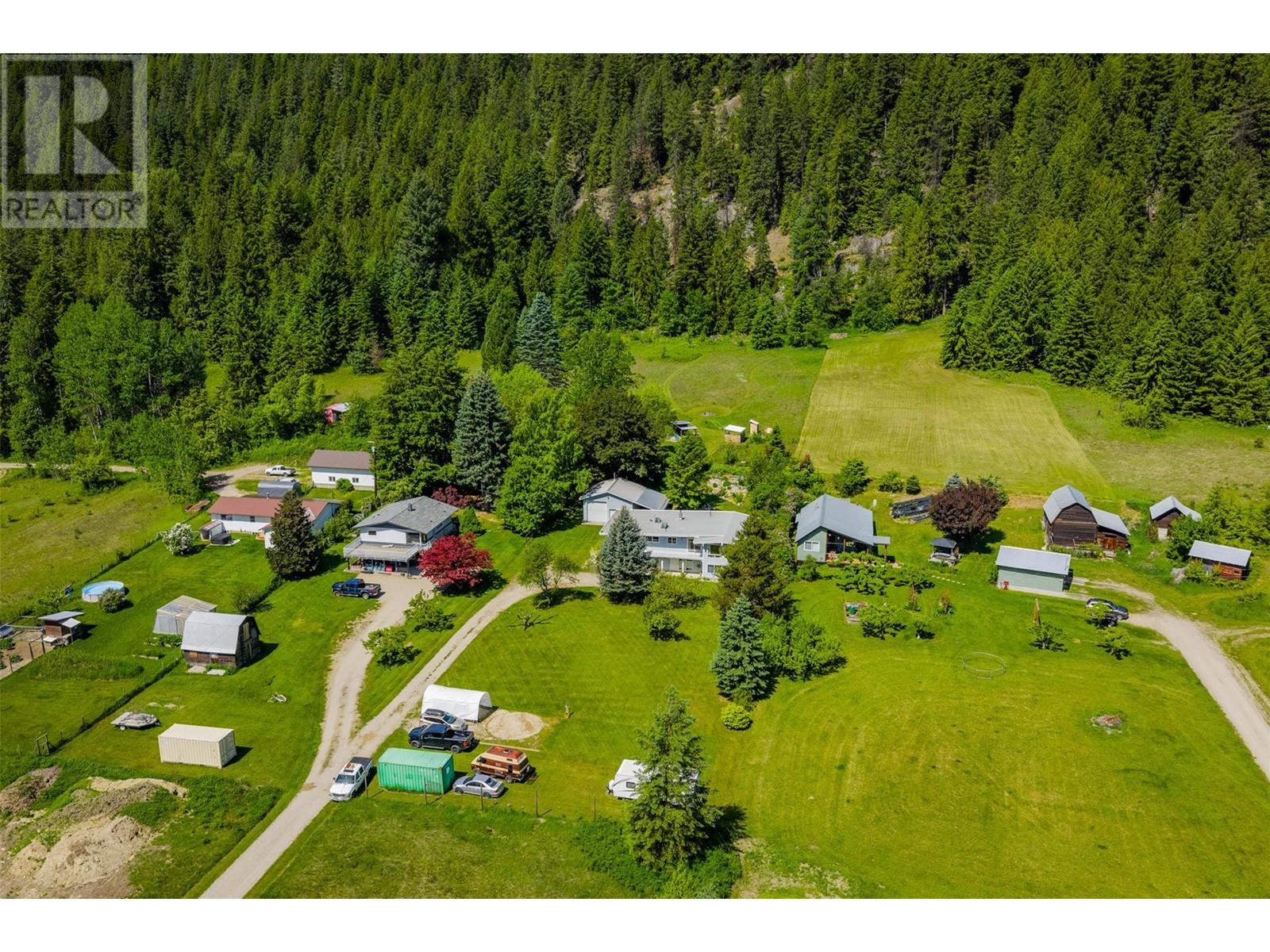 1621 Highway 3a Highway, Castlegar, BC V1N4N3