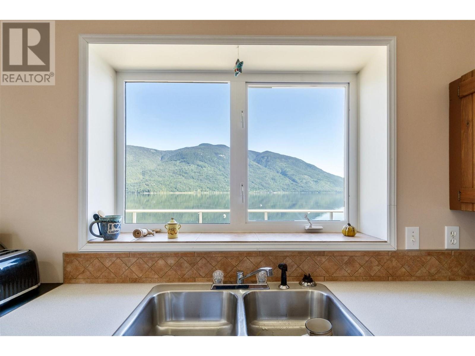 5675 Eagle Bay Road, Eagle Bay, BC V0E1T0