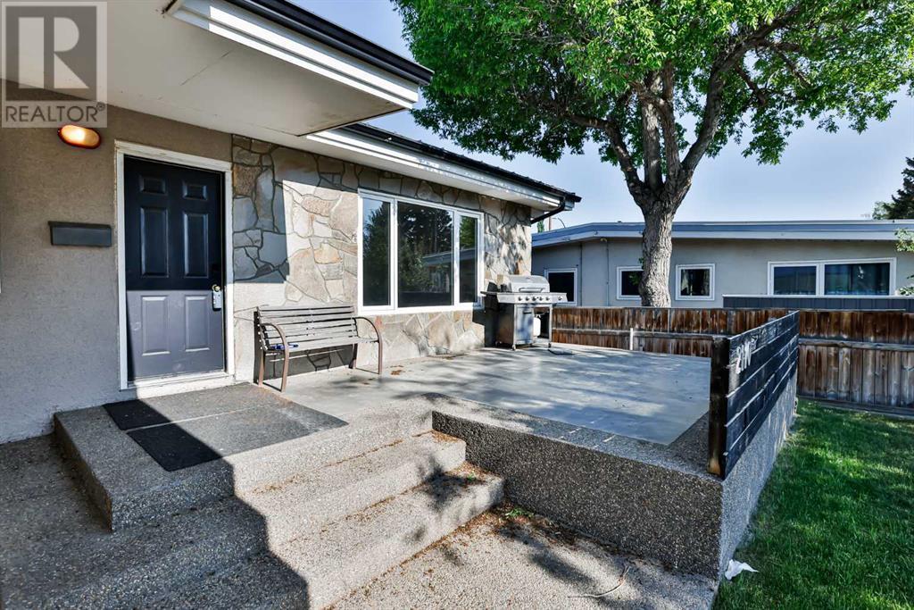 2110 20 Street S, Lethbridge, Alberta  T1K 2G8 - Photo 2 - A2226172