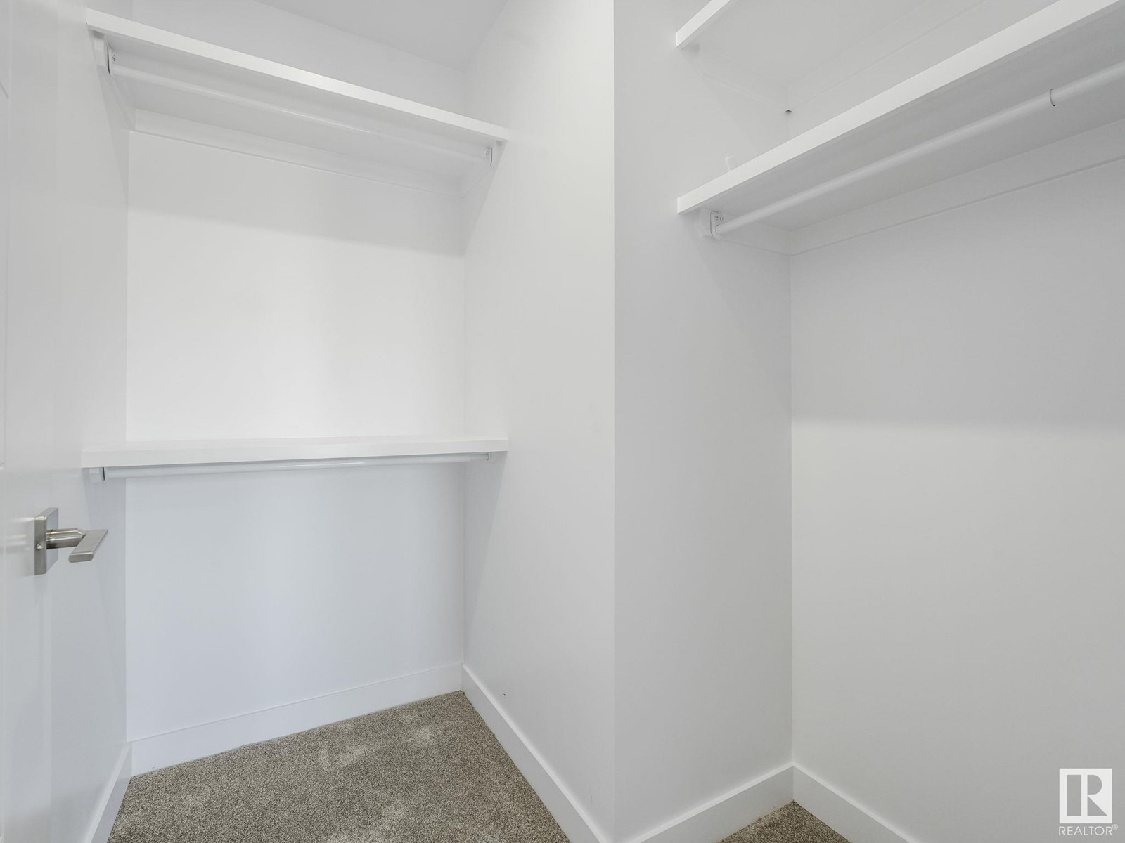 Property at 7119 93 AV NW image 5