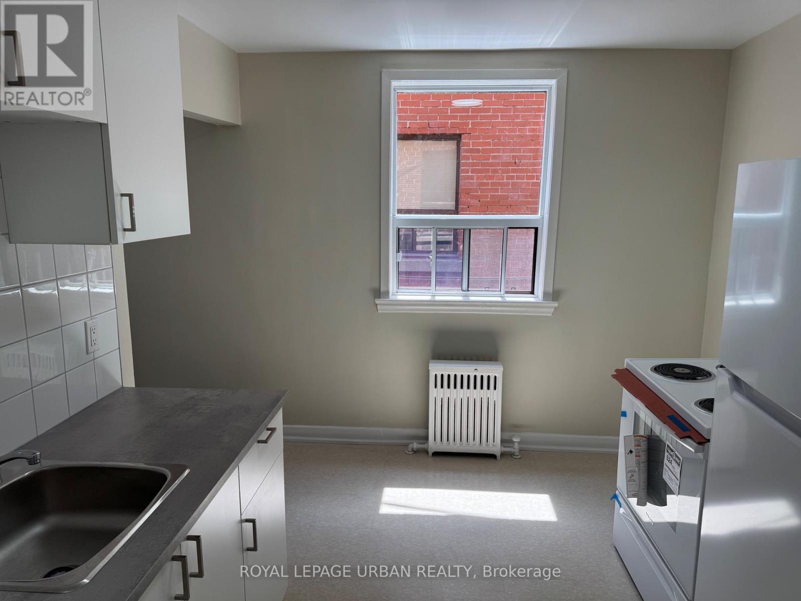 204 - 1024 O'connor Drive, Toronto, Ontario  M4B 2T3 - Photo 4 - E12186044