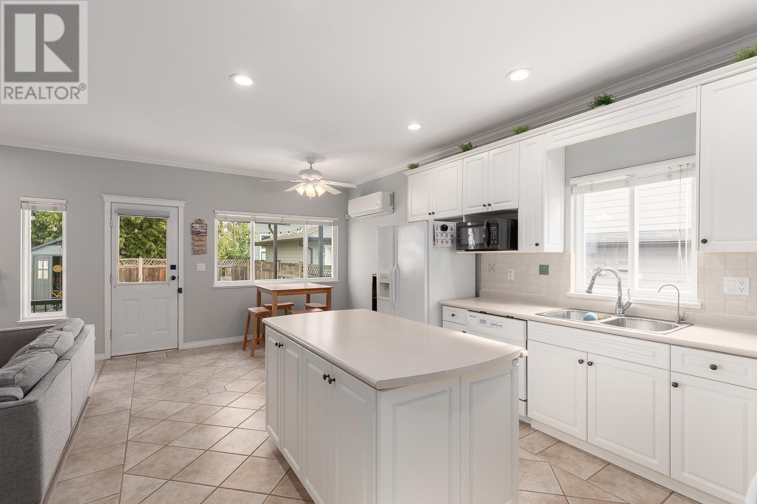 913 Fourteenth Street, New Westminster, British Columbia  V3M 4P8 - Photo 8 - R2994995