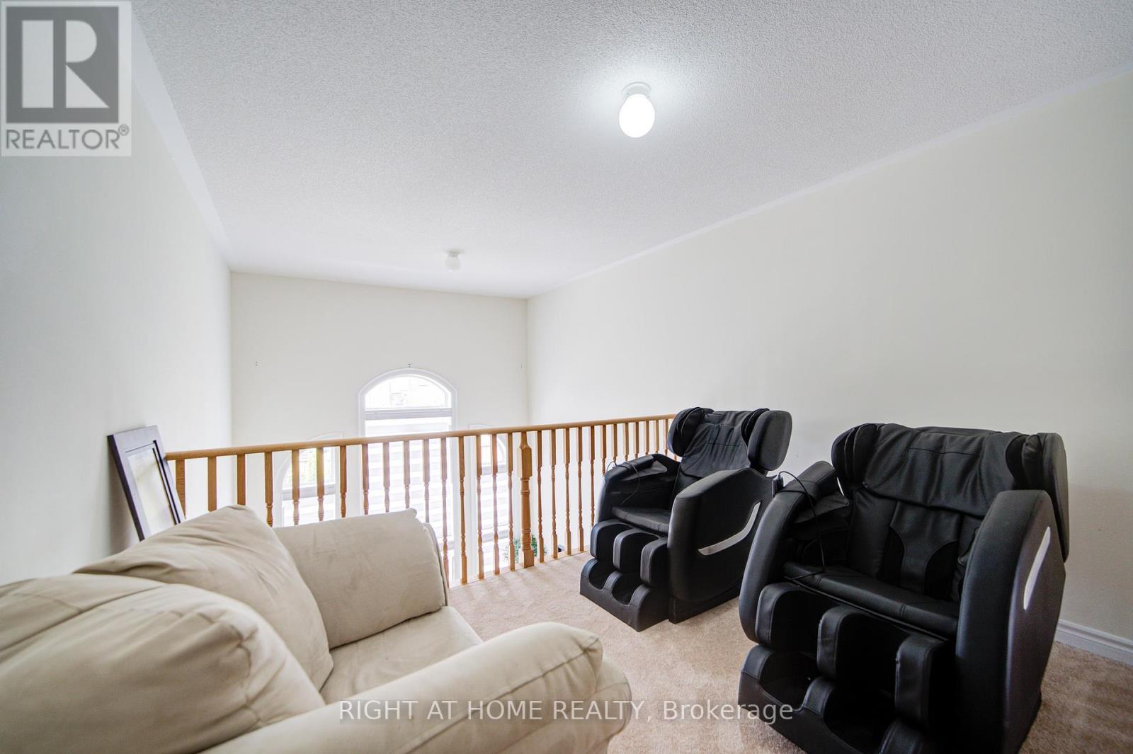 26 Pearl Street, Wasaga Beach, Ontario  L9Z 1J6 - Photo 18 - S12186054