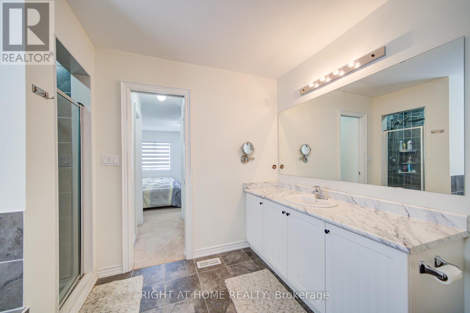 26 Pearl Street, Wasaga Beach, Ontario  L9Z 1J6 - Photo 27 - S12186054