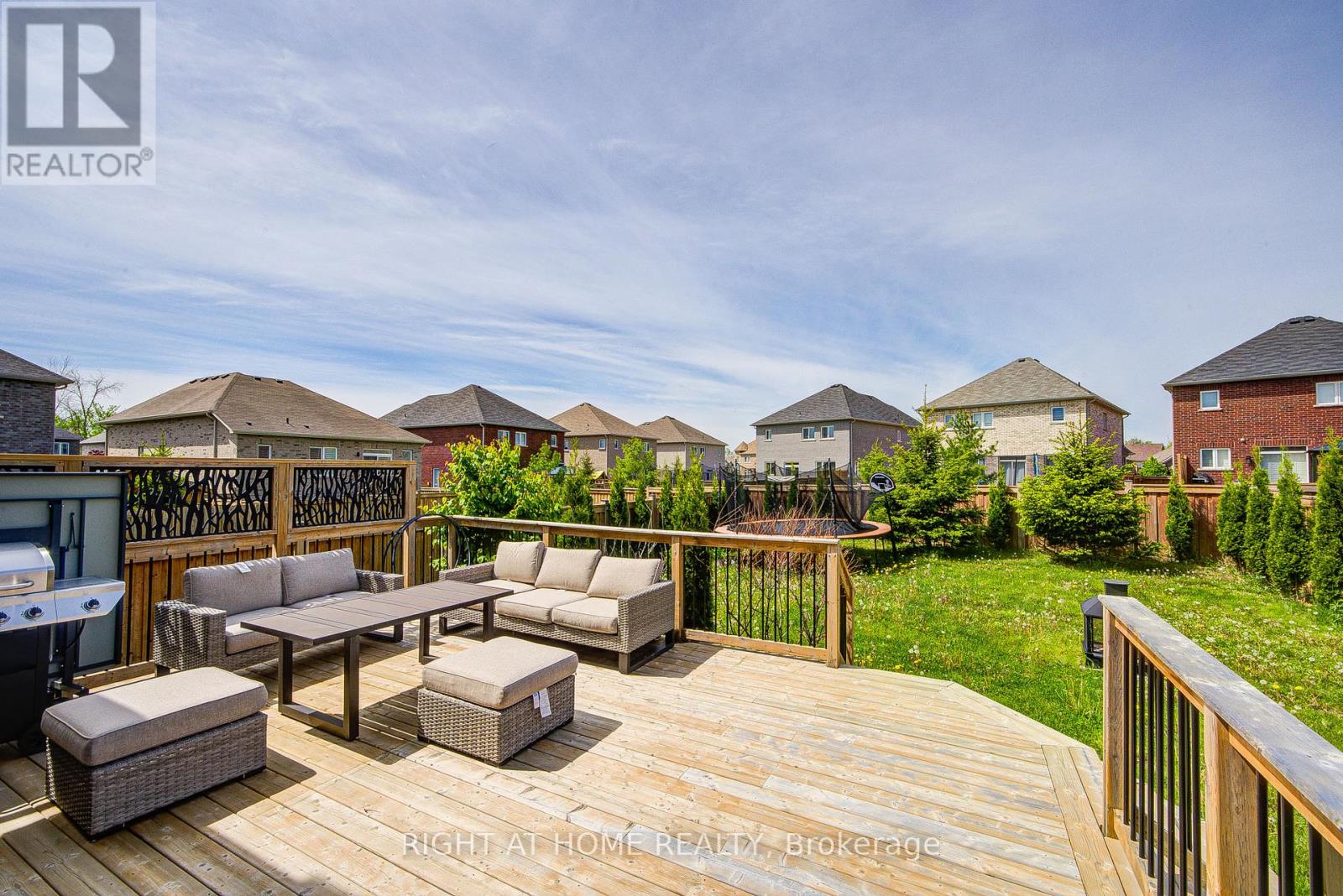 26 Pearl Street, Wasaga Beach, Ontario  L9Z 1J6 - Photo 43 - S12186054