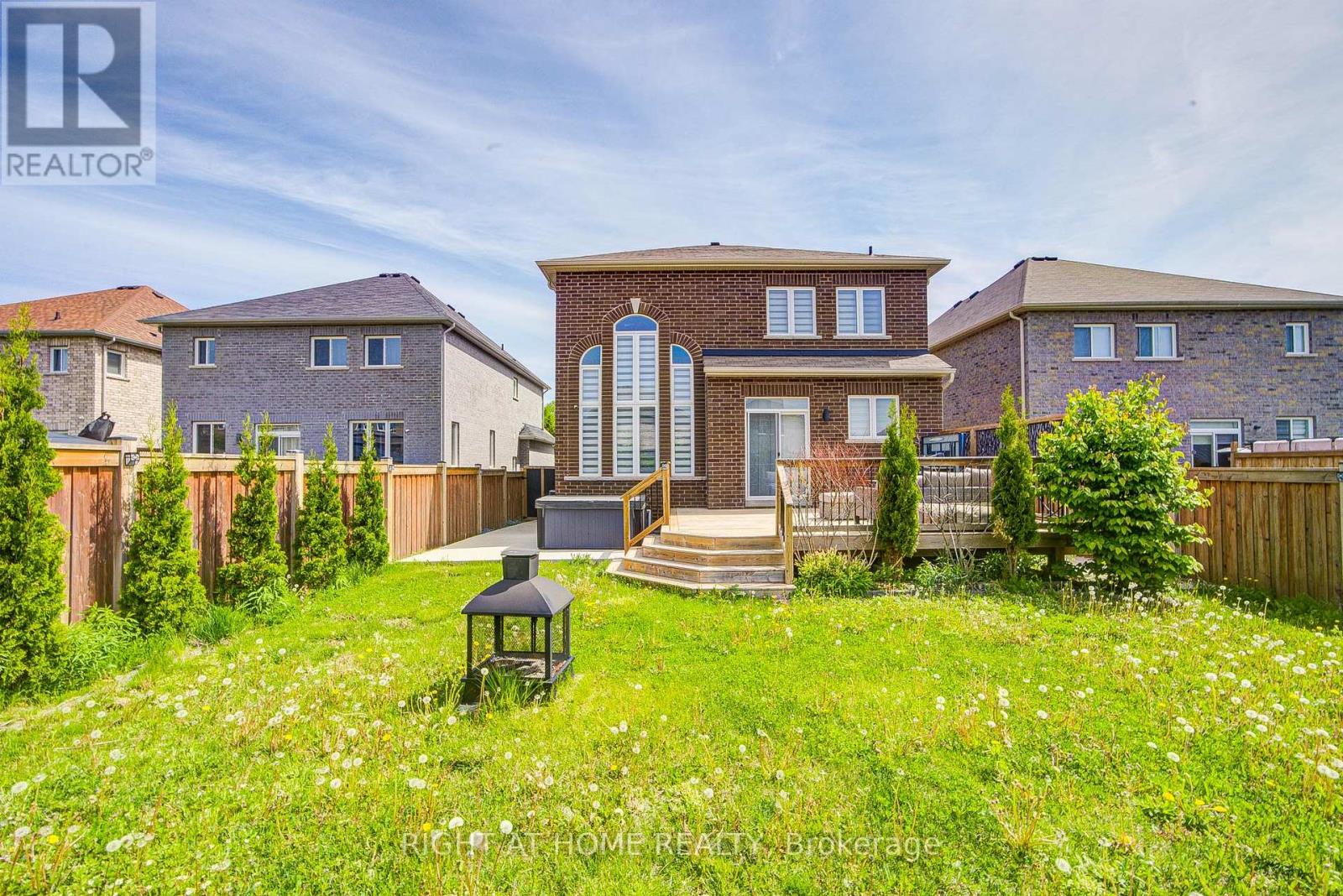 26 Pearl Street, Wasaga Beach, Ontario  L9Z 1J6 - Photo 44 - S12186054