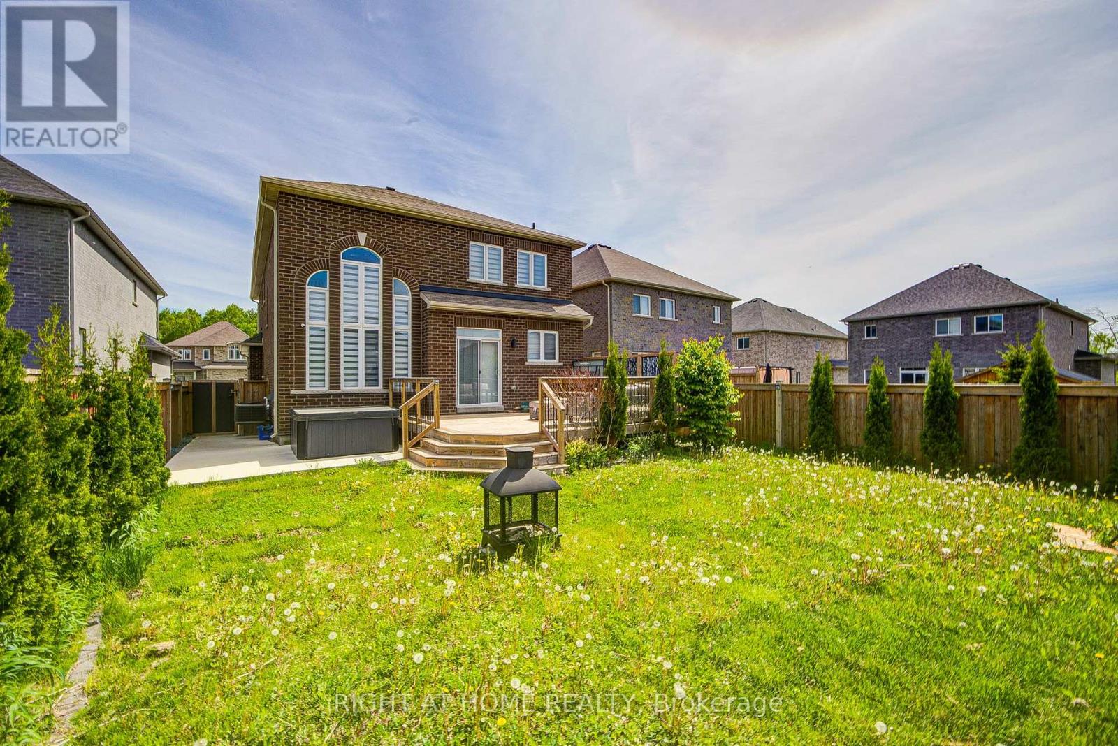 26 Pearl Street, Wasaga Beach, Ontario  L9Z 1J6 - Photo 45 - S12186054