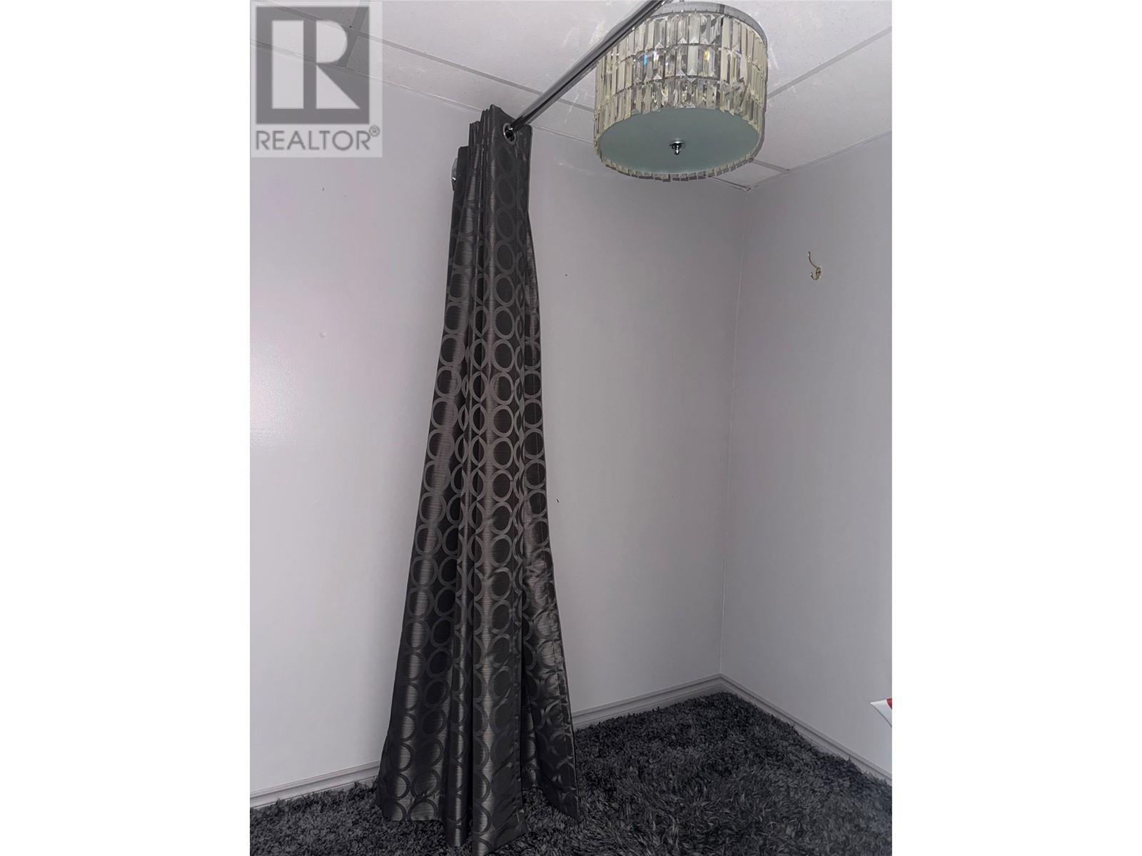 1701 Third Avenue, Trail, British Columbia  V1R 1R1 - Photo 11 - 10348077