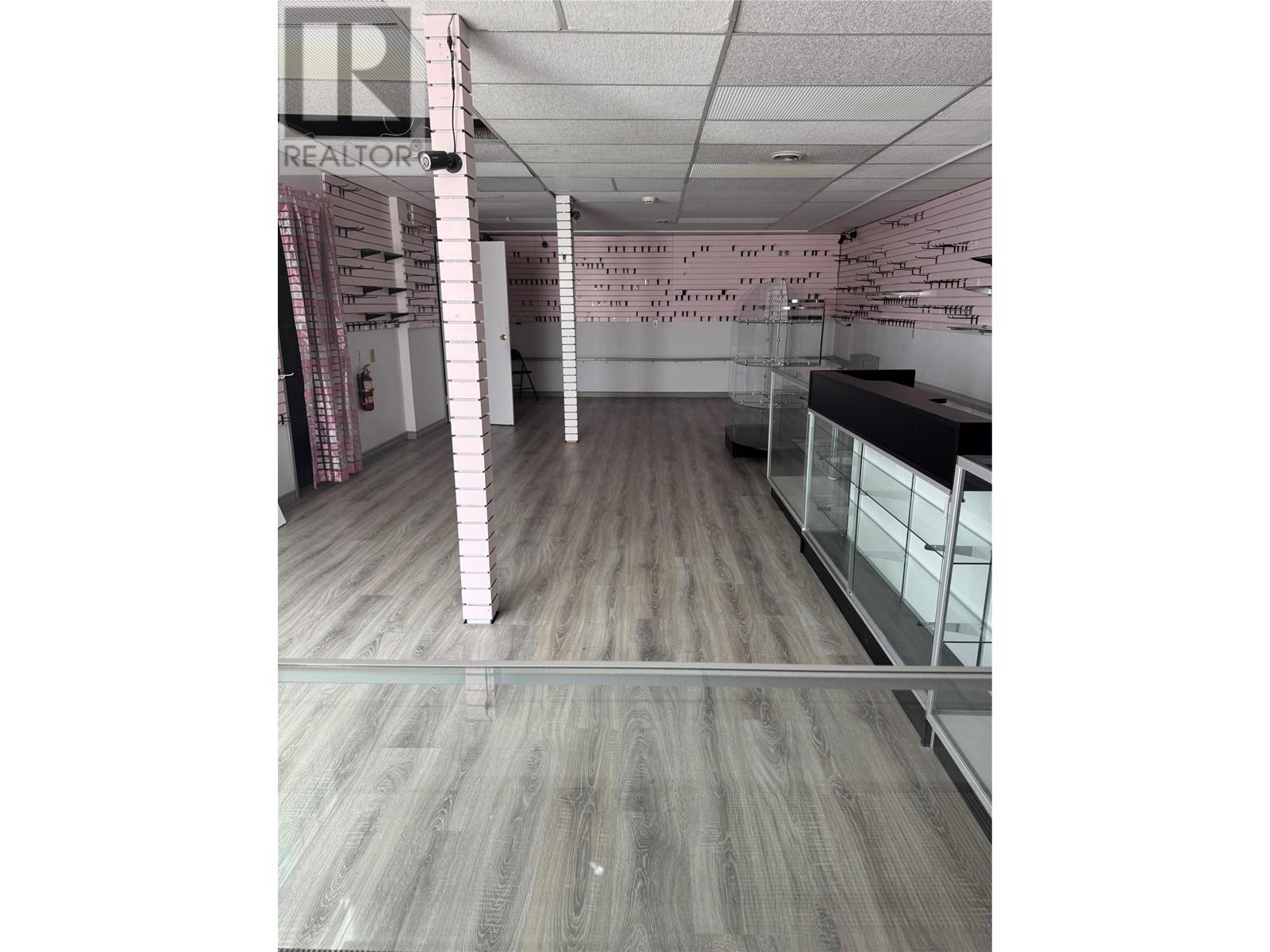 1701 Third Avenue, Trail, British Columbia  V1R 1R1 - Photo 6 - 10348077