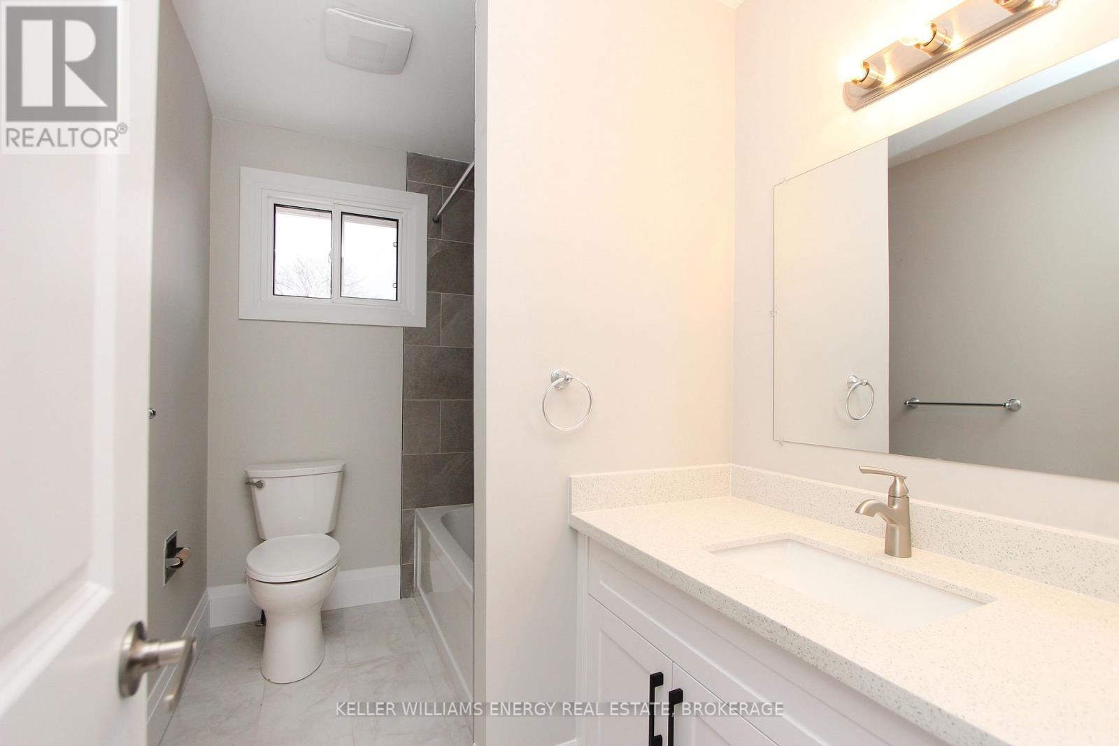 Main Floor - 634 Wilson Road N, Oshawa, Ontario  L1G 6E9 - Photo 15 - E12186110
