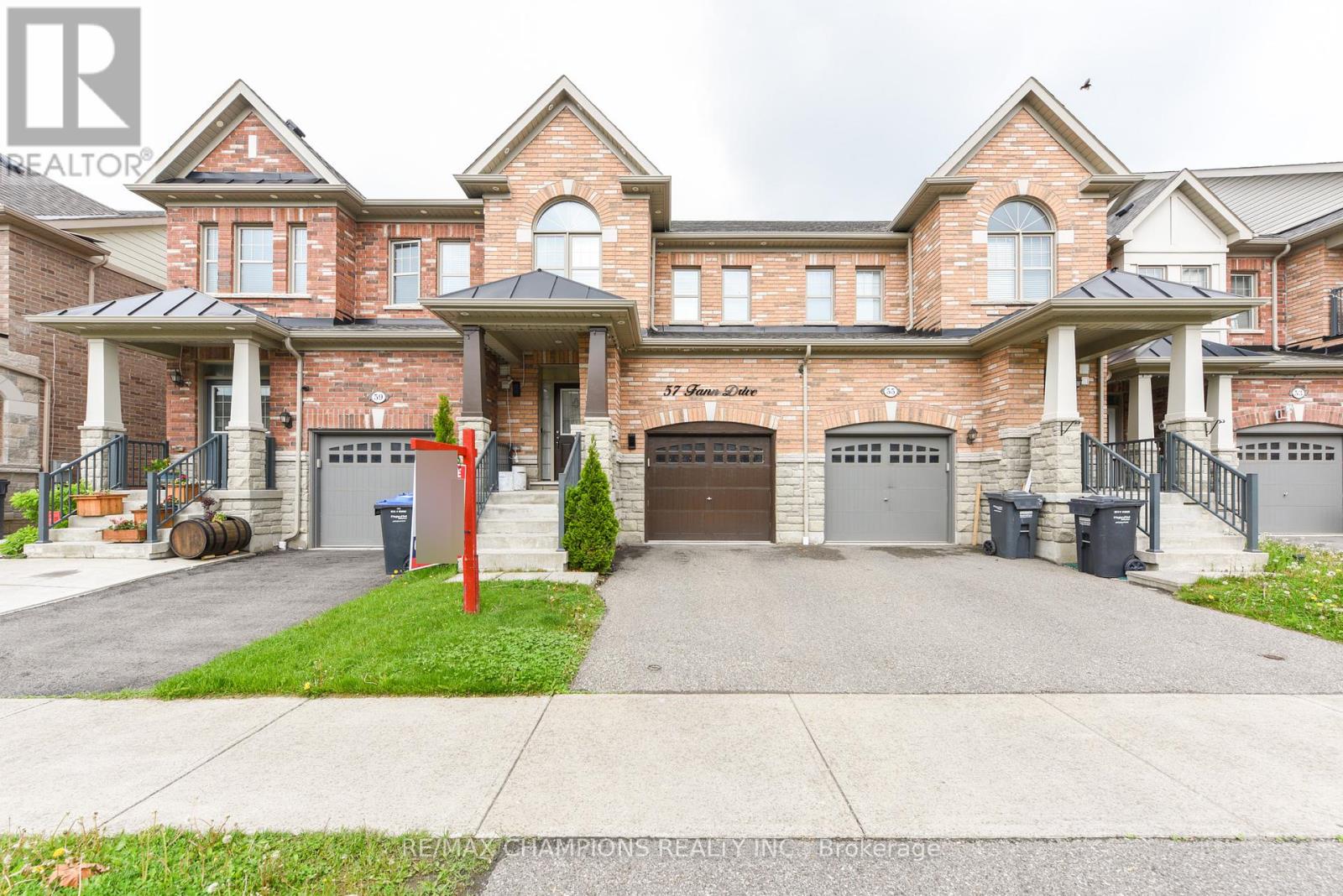 57 Fann Drive, Brampton (Northwest Brampton), Ontario  L7A 4L3 - Photo 2 - W12186046