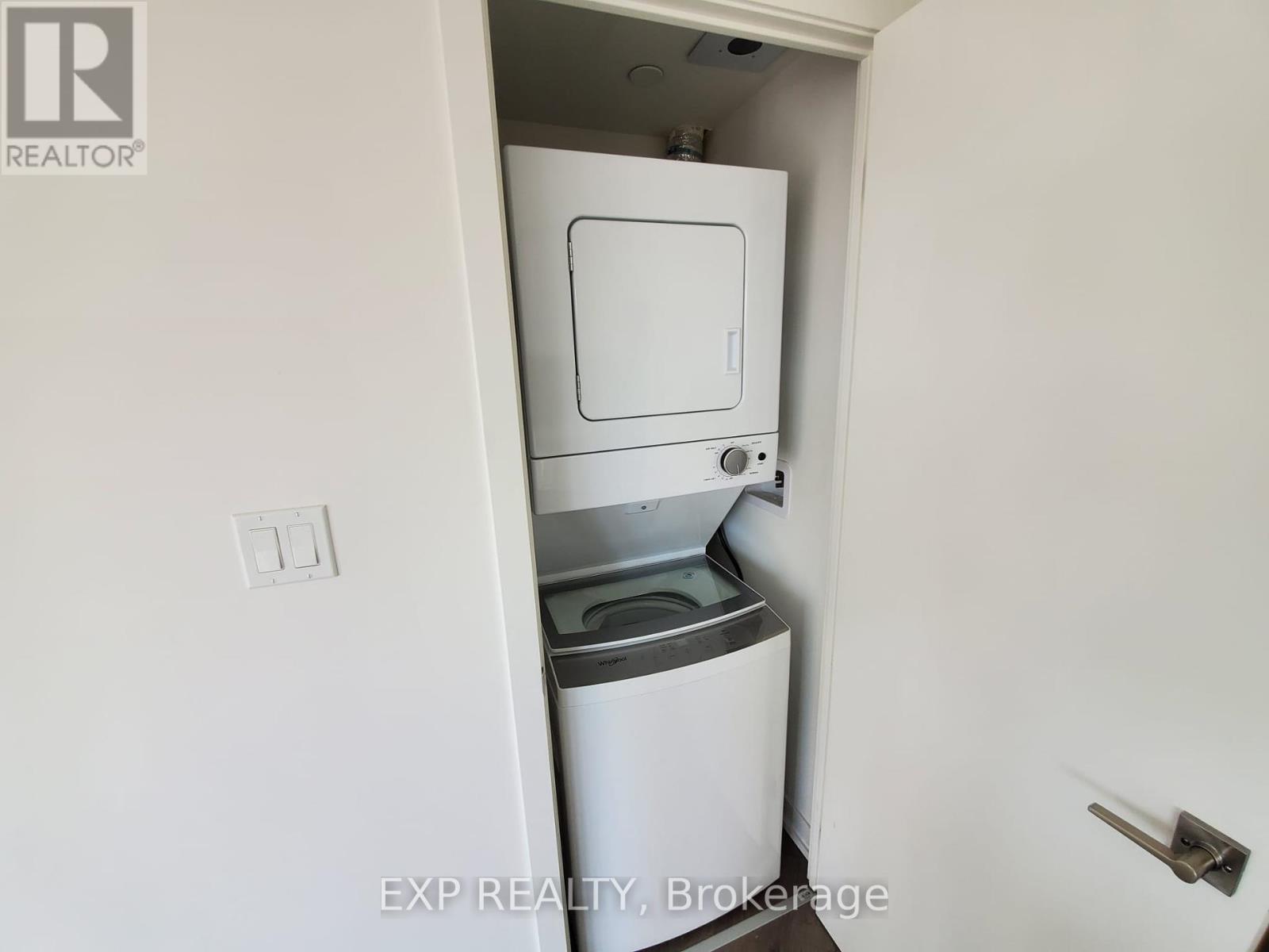 208 - 1401 O'connor Drive, Toronto, Ontario  M4B 2V5 - Photo 7 - E12119923