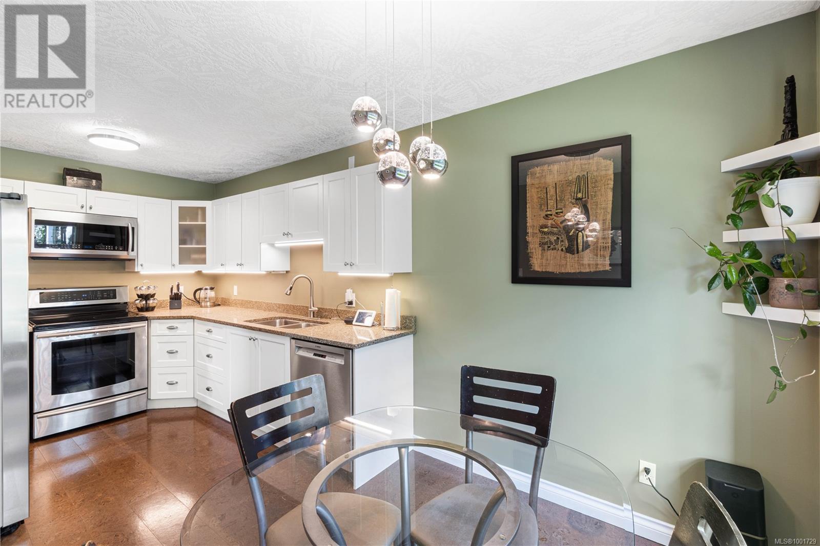 Property at 202 2 Doric Ave image 5