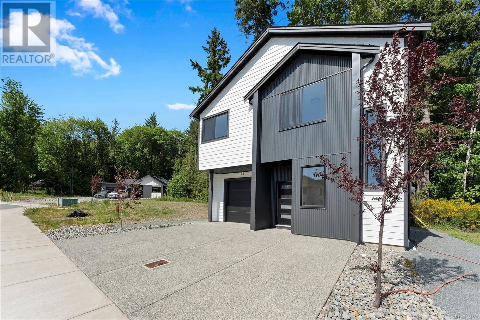 Property at 127 Heritage Creek Dr image 2
