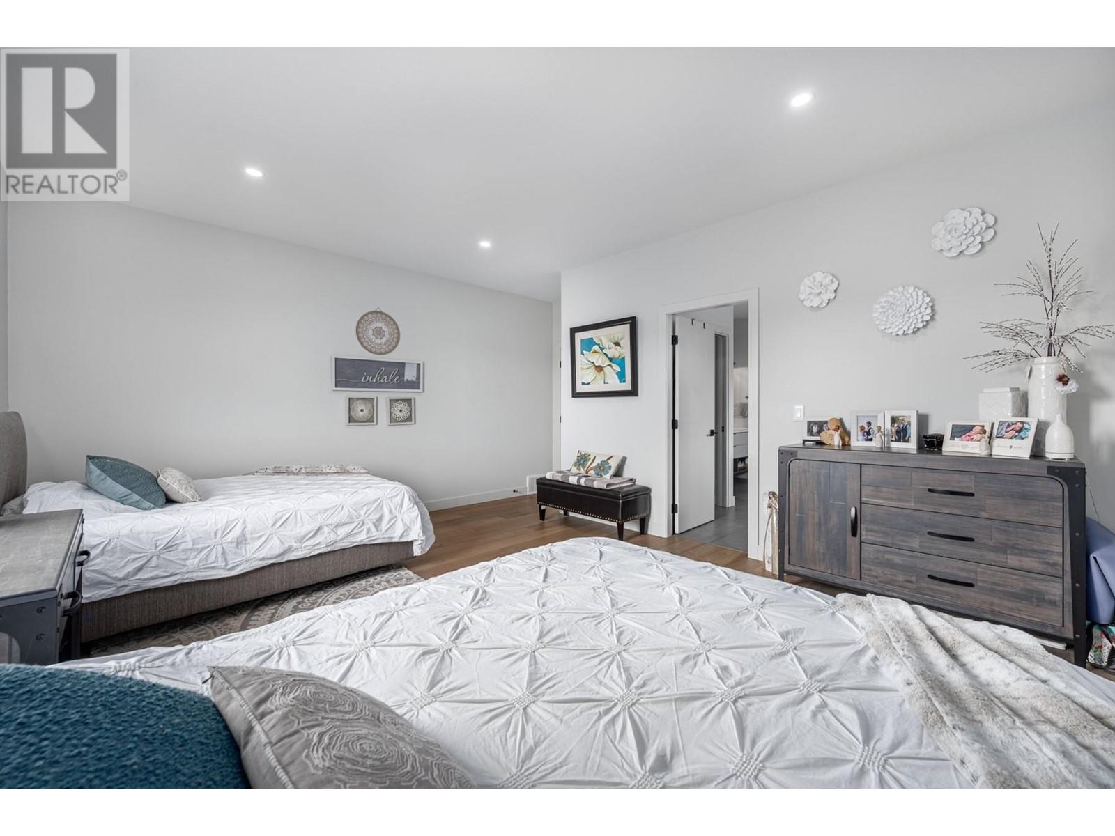 4040 Rio Vista Way, Kamloops, BC V2H0E1