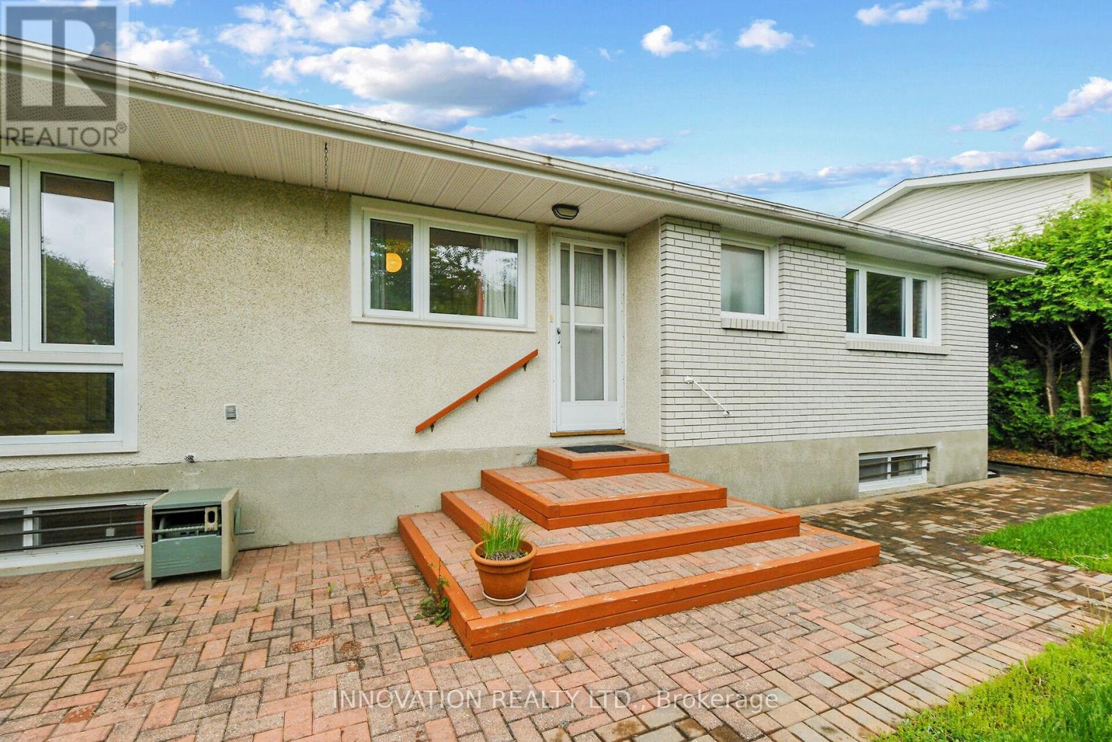 1871 Greenacre Crescent, Ottawa, Ontario  K1J 6S7 - Photo 39 - X12186075