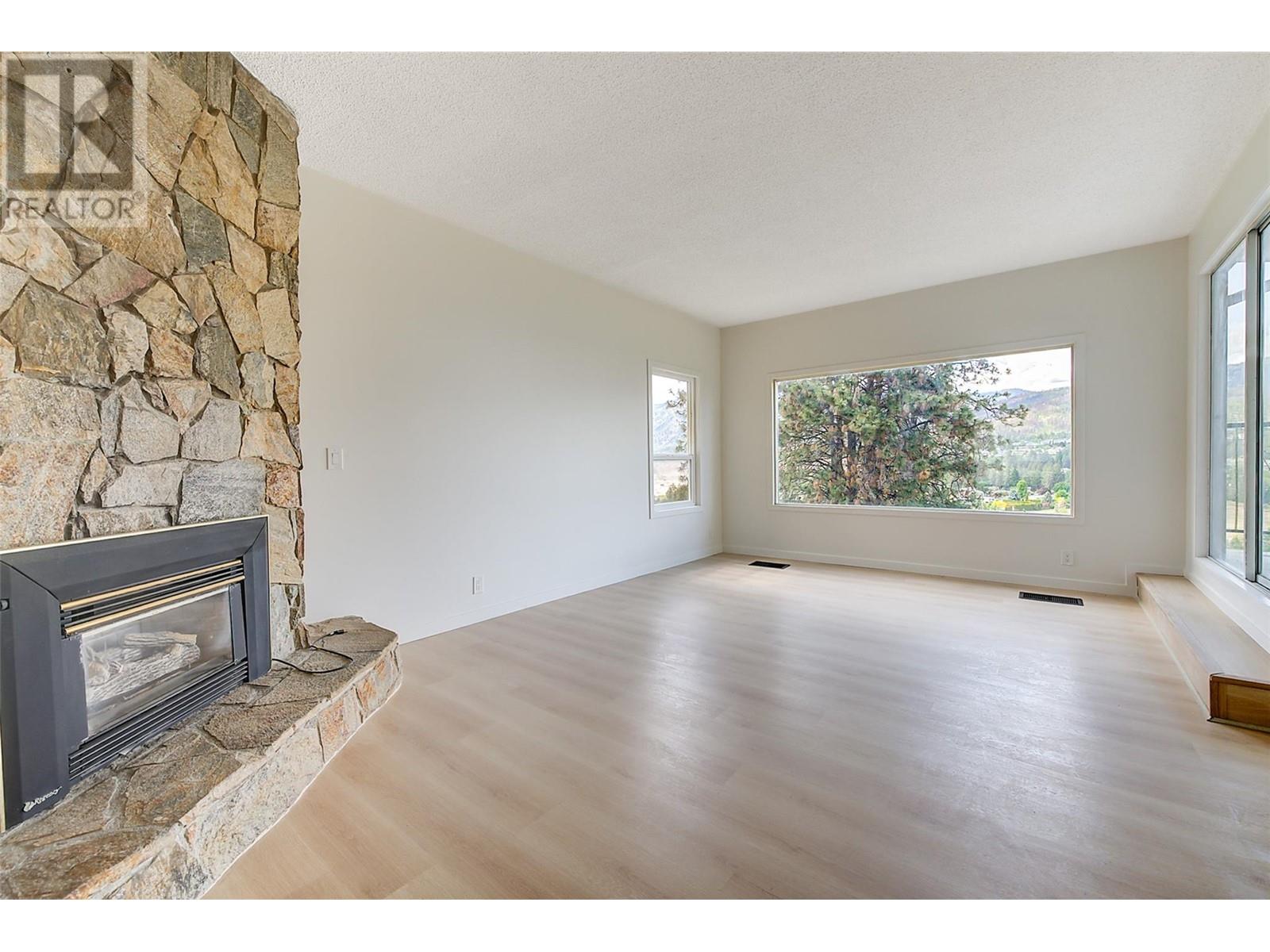 Property at 2370 Boucherie Road image 3