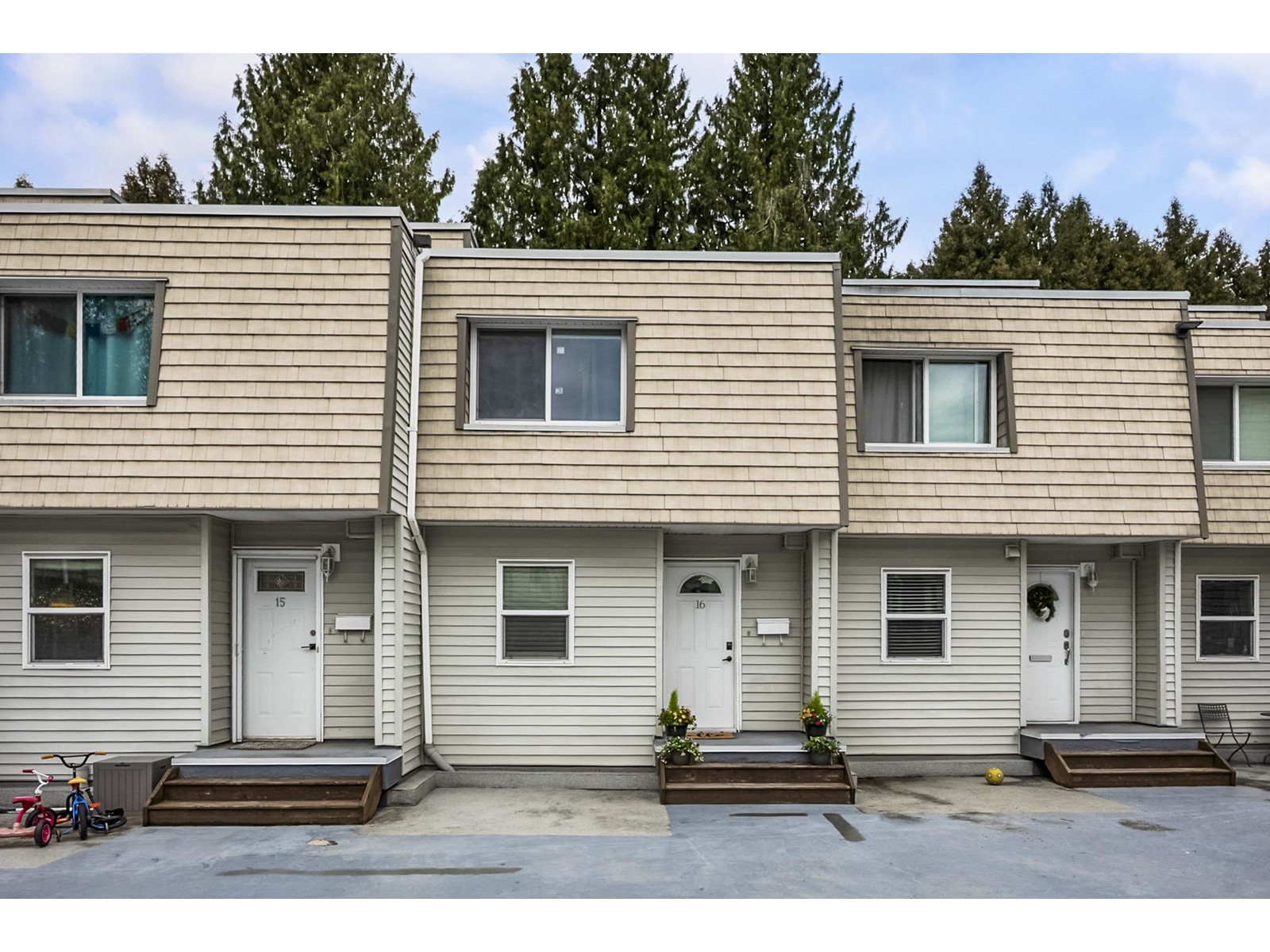 16 33293 E BOURQUIN CRESCENT, Abbotsford, British Columbia