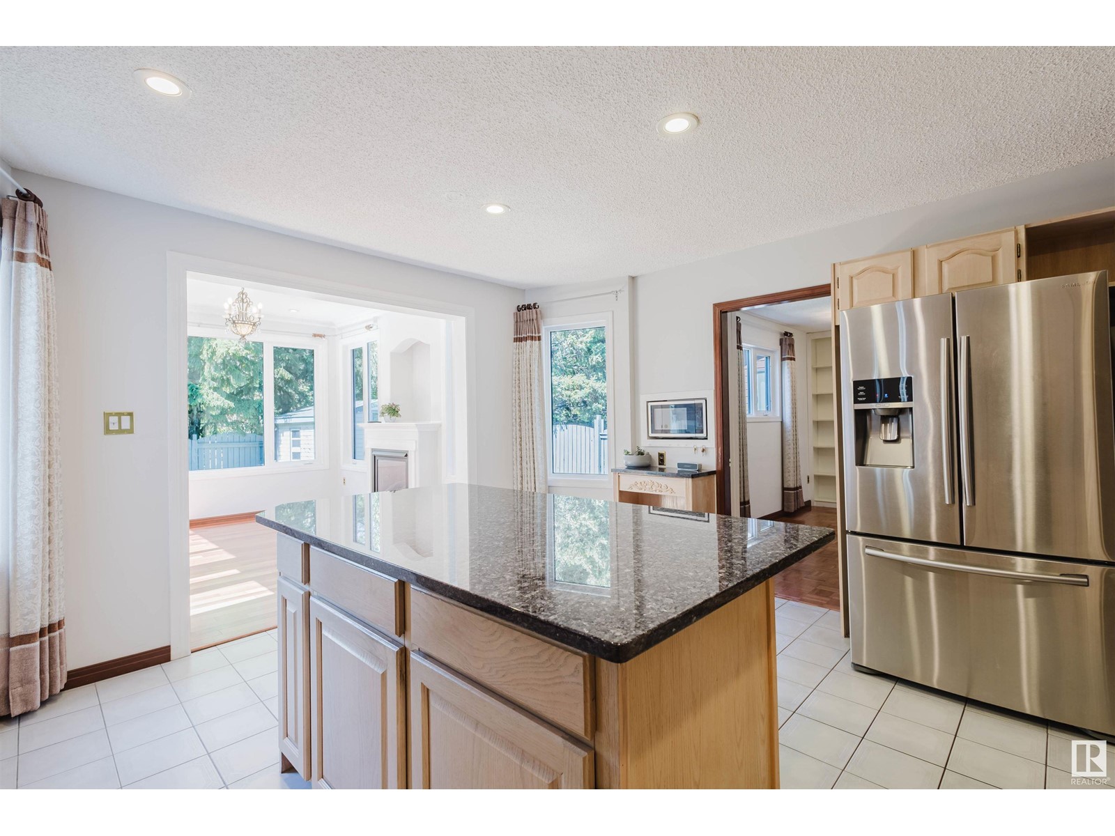 10552 16 Av Nw, Edmonton, Alberta  T6J 5H9 - Photo 19 - E4439121