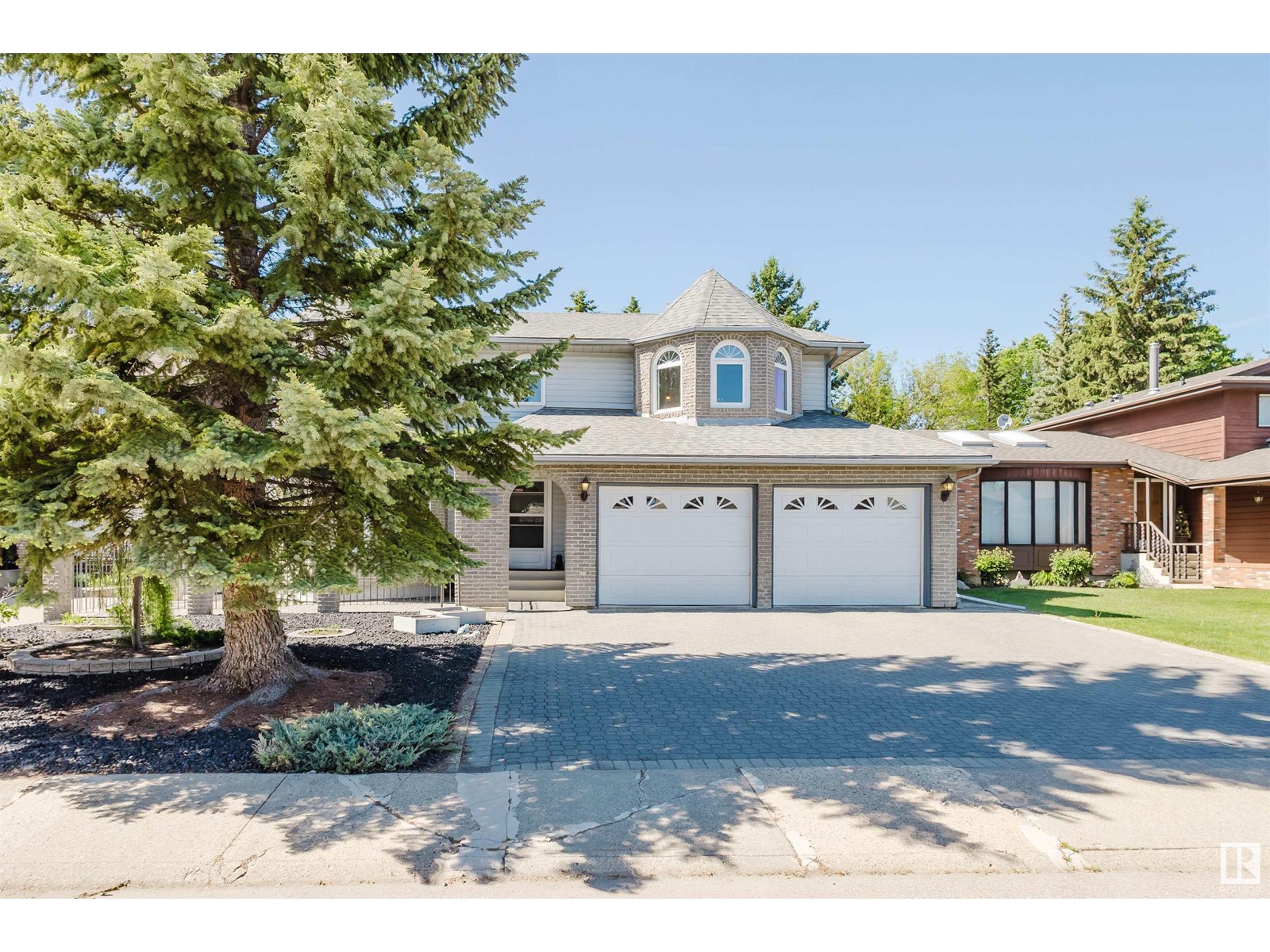 10552 16 Av Nw, Edmonton, Alberta  T6J 5H9 - Photo 2 - E4439121