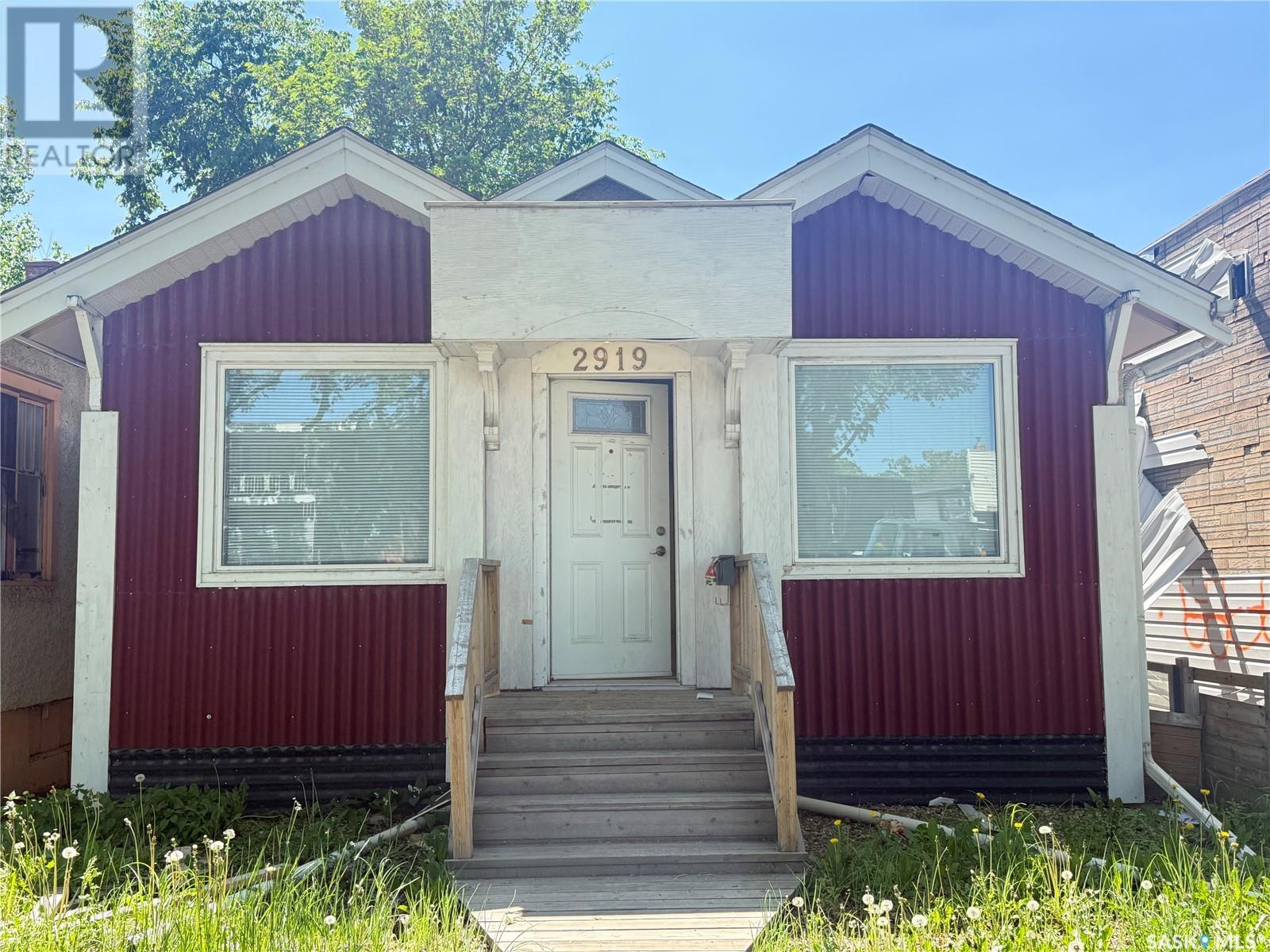 2919 Dewdney Avenue, Regina, Saskatchewan  S4T 0Y1 - Photo 1 - SK007724