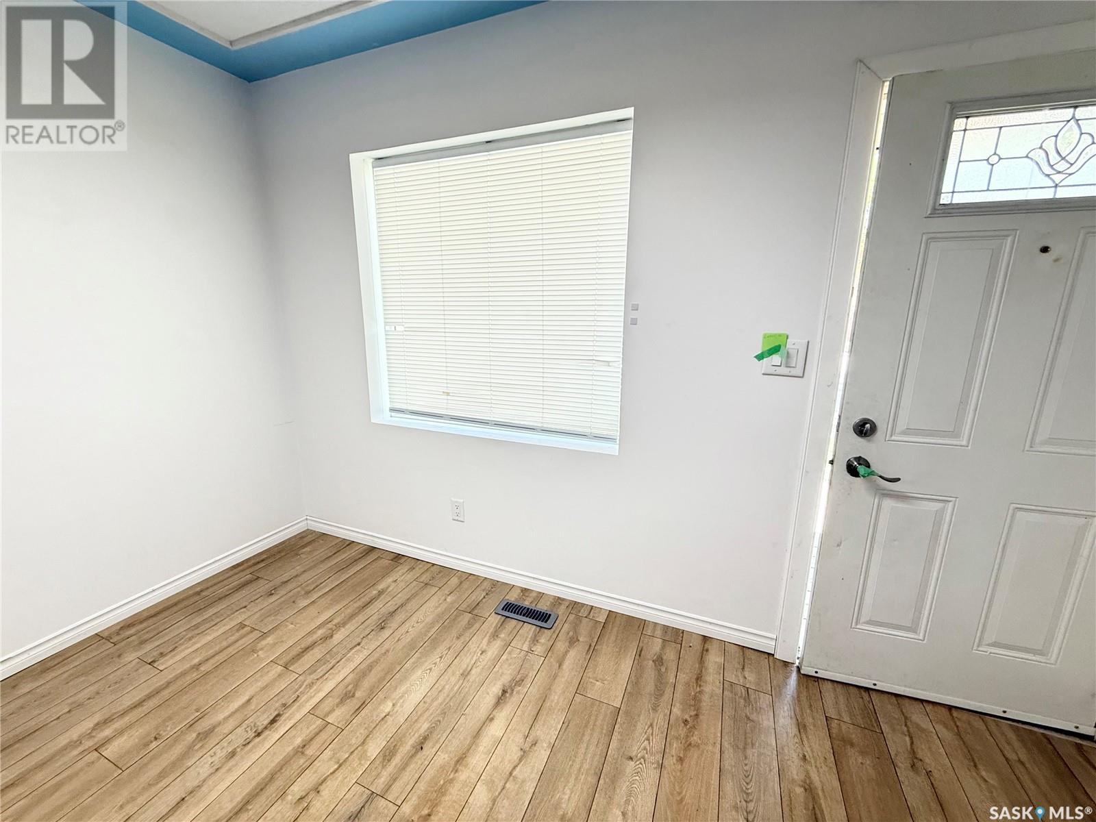 2919 Dewdney Avenue, Regina, Saskatchewan  S4T 0Y1 - Photo 2 - SK007724