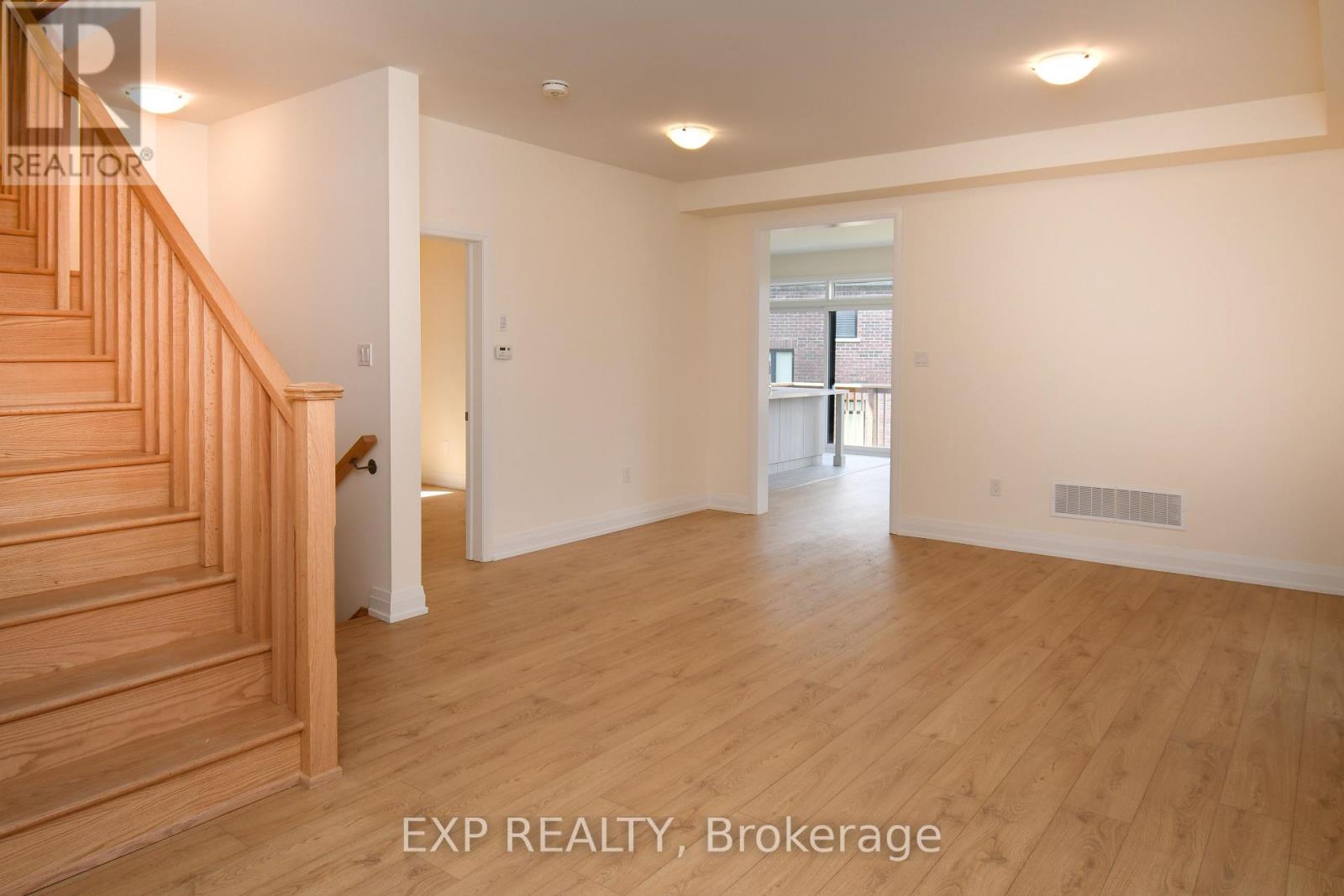 56 Bearberry Road, Springwater, Ontario  L0L 1Y3 - Photo 10 - S12186071