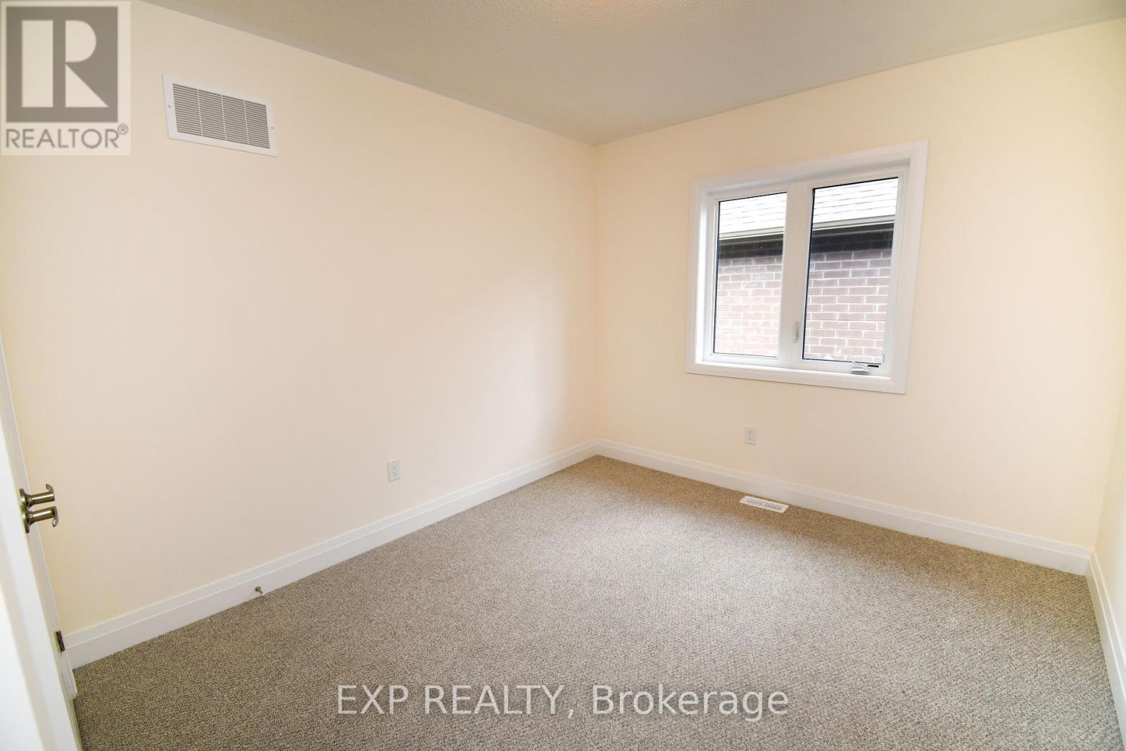 56 Bearberry Road, Springwater, Ontario  L0L 1Y3 - Photo 25 - S12186071