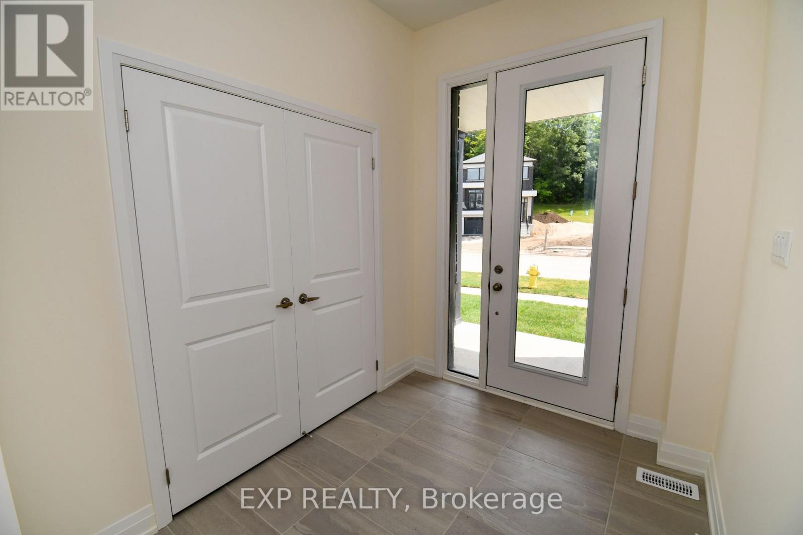56 Bearberry Road, Springwater, Ontario  L0L 1Y3 - Photo 7 - S12186071