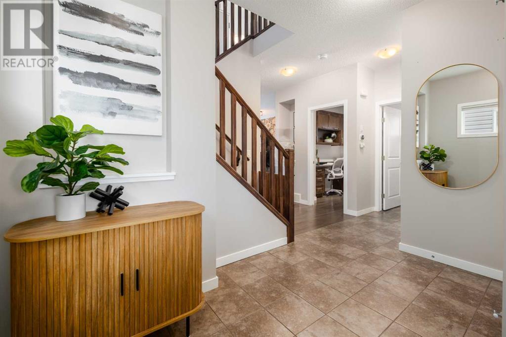 133 Cougar Ridge Close Sw, Calgary, Alberta  T3H 0V4 - Photo 4 - A2223516