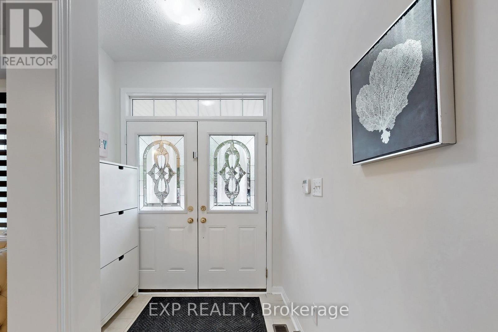 10 Crystalhill Drive, Brampton (Vales Of Castlemore), Ontario  L6P 2T1 - Photo 5 - W12186087