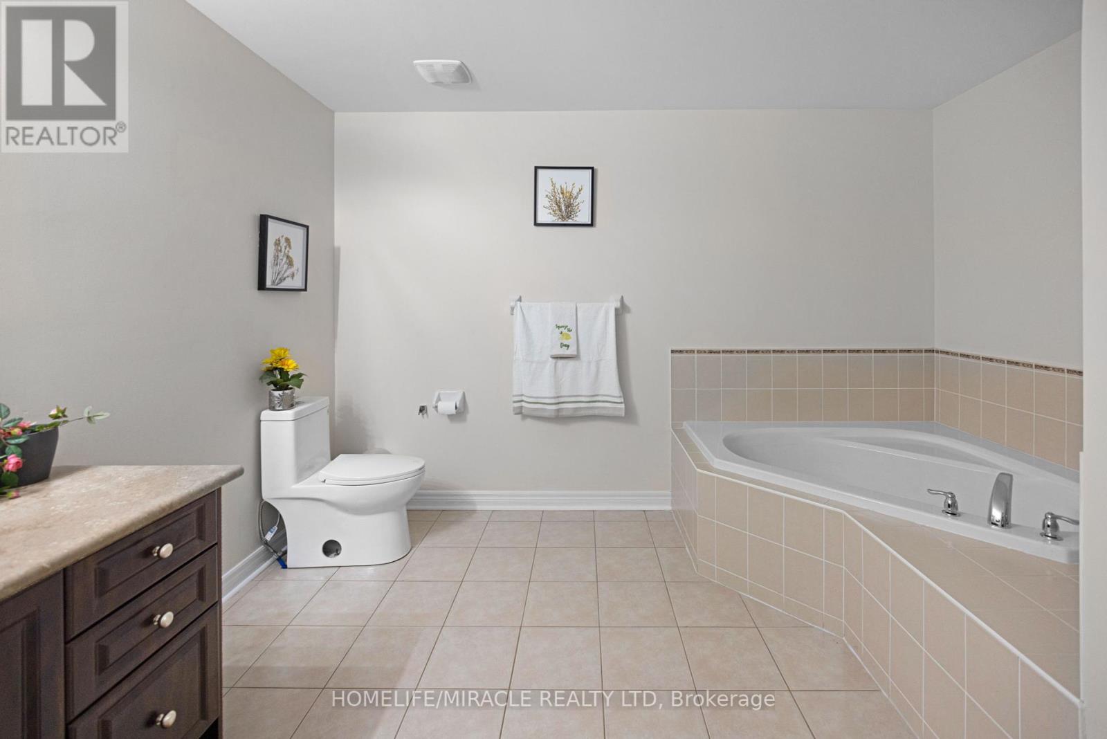 25 Openbay Gardens, Brampton, Ontario  L6R 0V2 - Photo 33 - W12186093