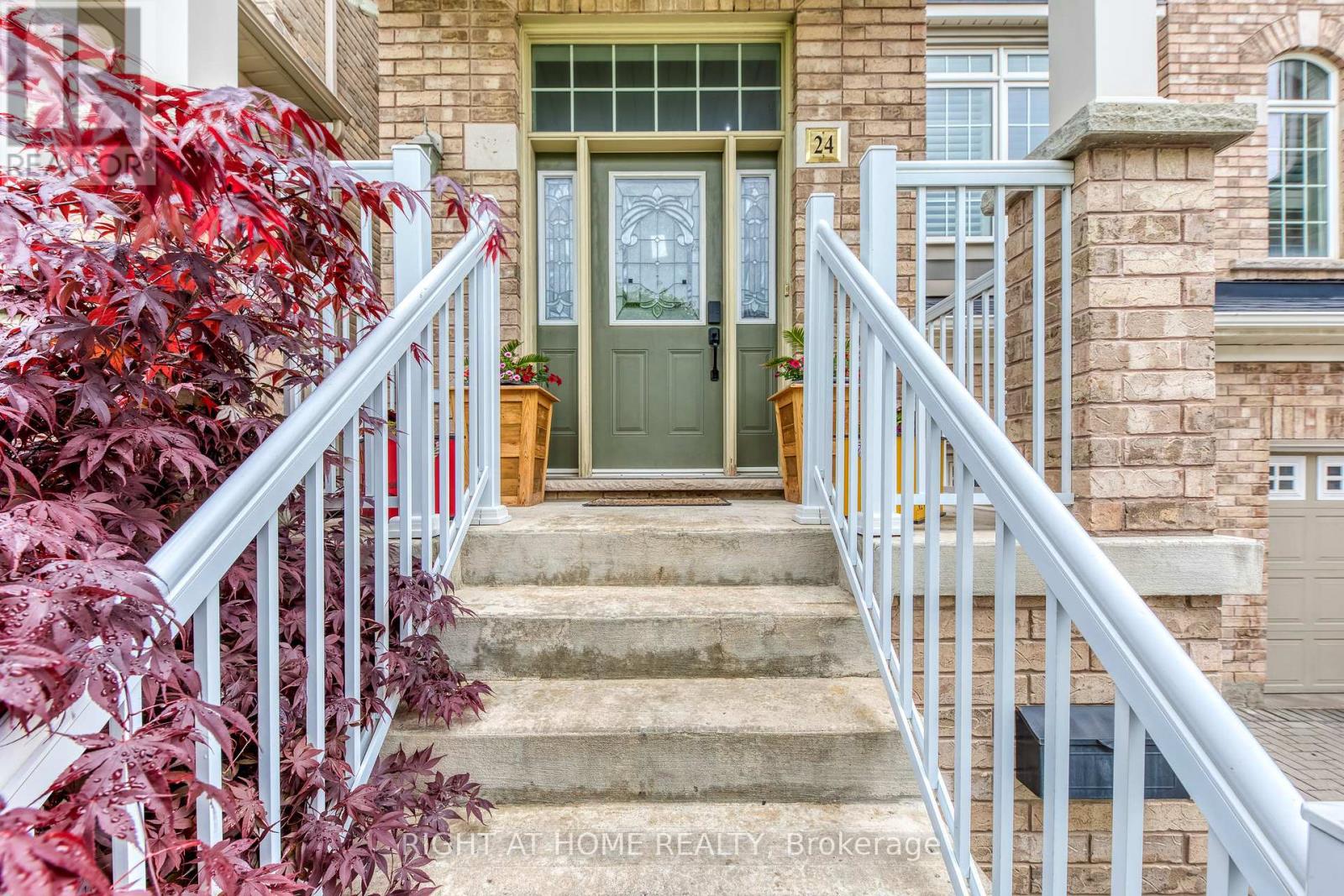 Property at 24 LOU POMANTI STREET image 3