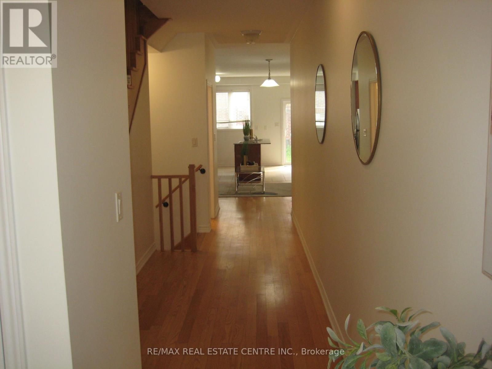 13 Sail Road, Brampton, Ontario  L7A 4W6 - Photo 5 - W12186103