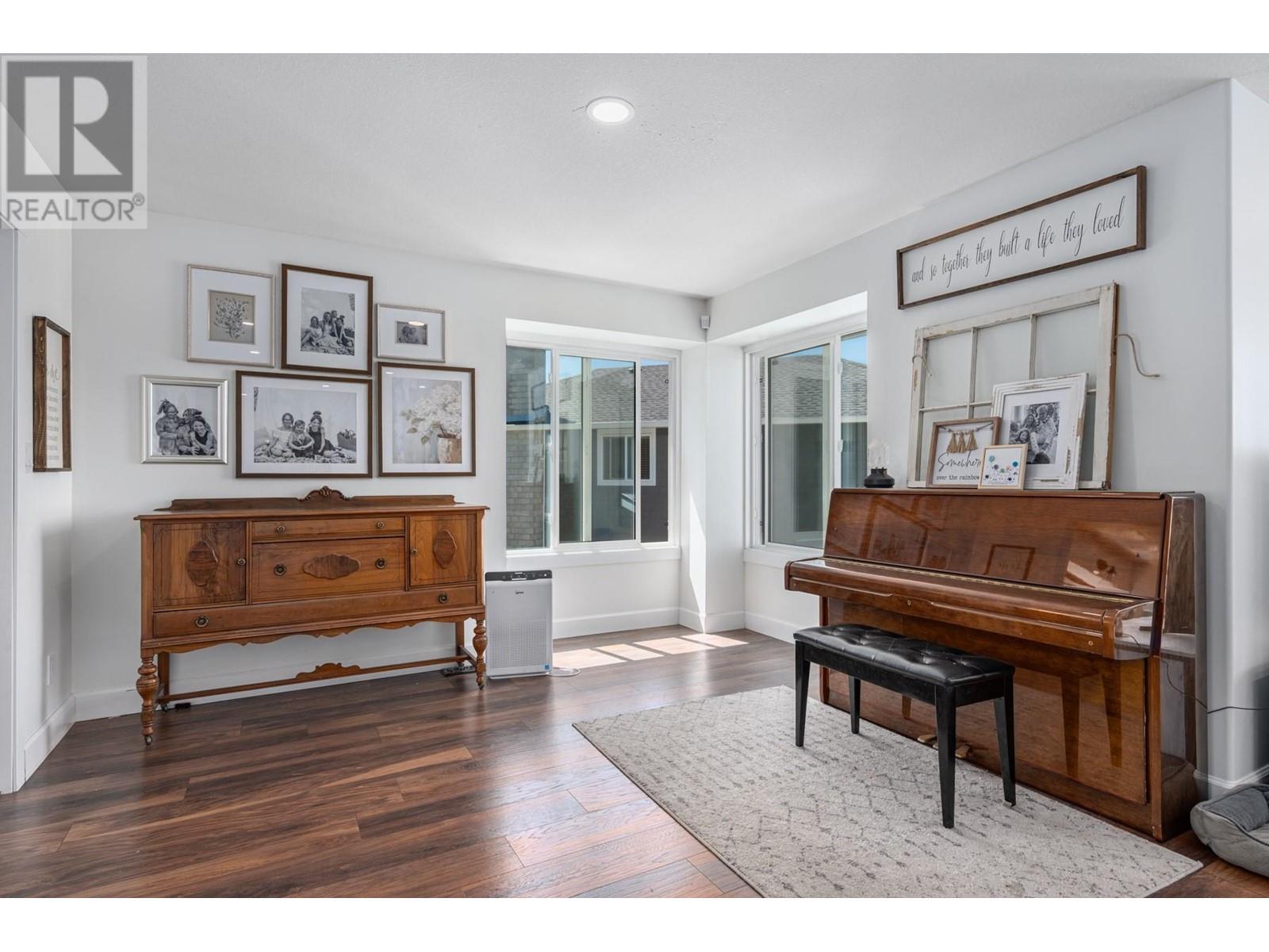 Property at 2073 SENTRY Place image 2