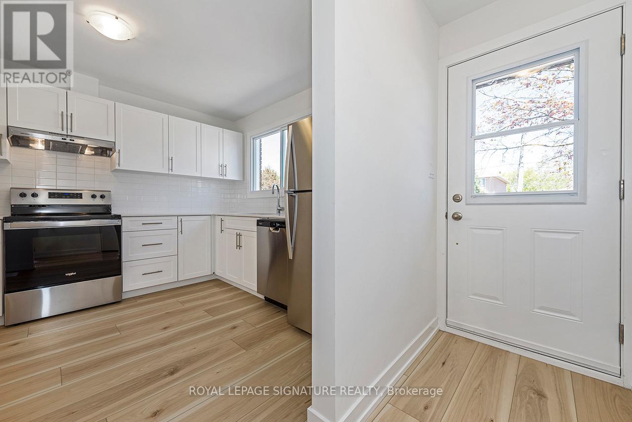 1 - 20 Anna Capri Drive, Hamilton, Ontario  L8W 1M6 - Photo 2 - X12186096