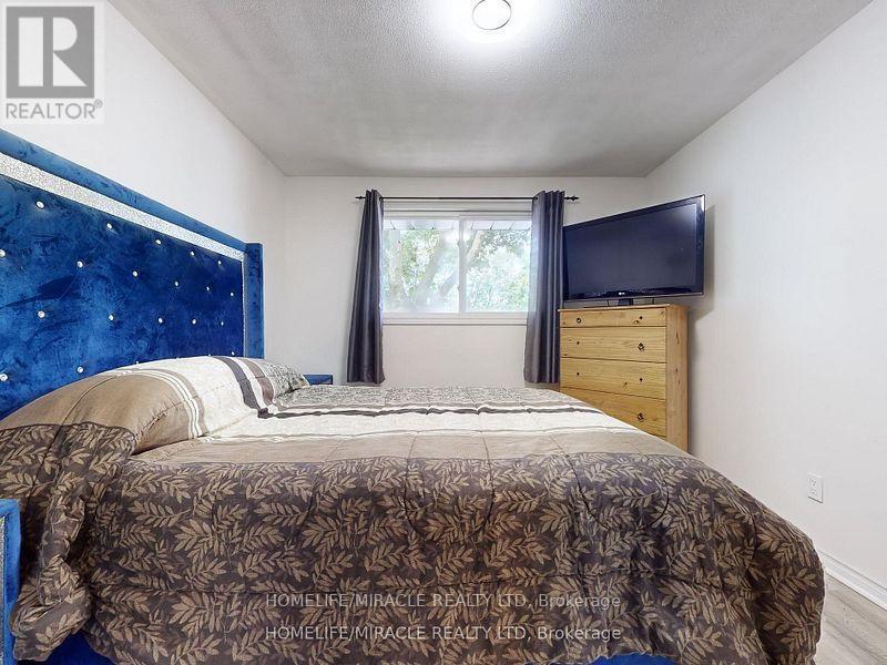 374 Book Road, Grimsby, Ontario  L3M 2M6 - Photo 17 - X12186098
