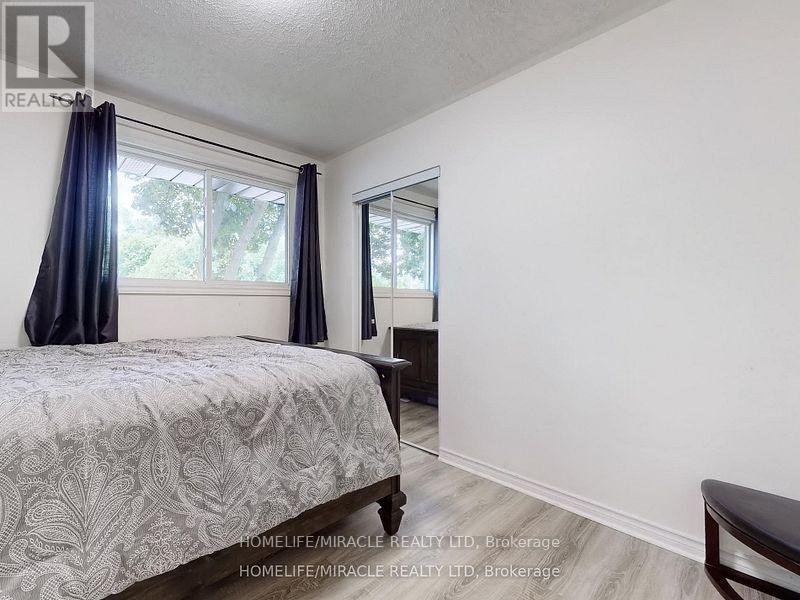 374 Book Road, Grimsby, Ontario  L3M 2M6 - Photo 18 - X12186098