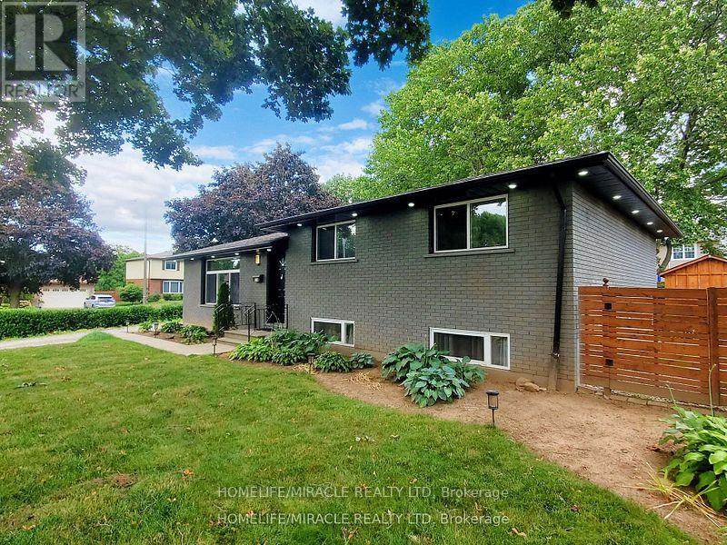 374 Book Road, Grimsby, Ontario  L3M 2M6 - Photo 2 - X12186098